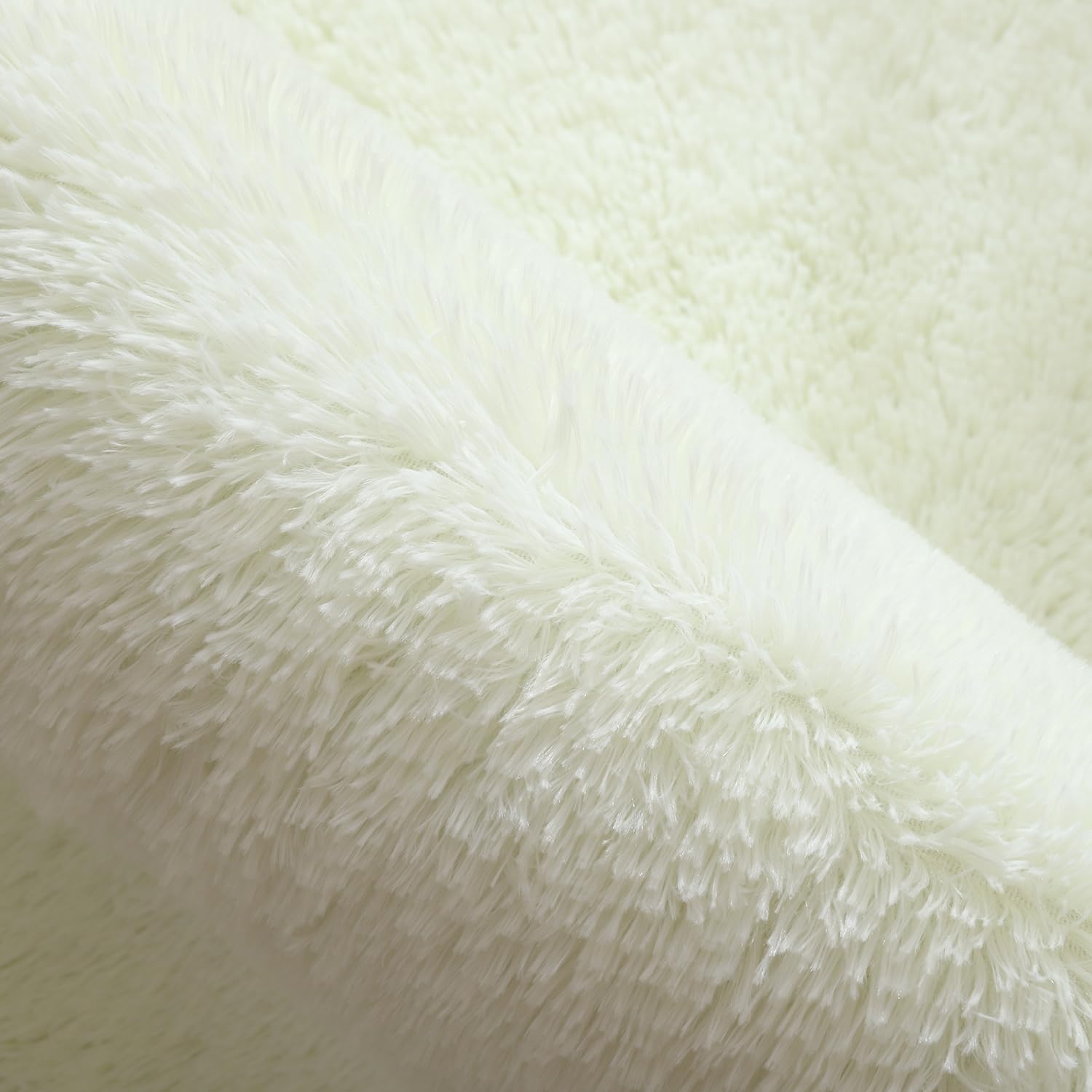Tapis Salon Chambre Blanc 160 x 230 cm à Poils Longs Tapis de Chambre Descente de lit Moelleux Tapis Doux Poils Longs pour Salon Chambre Canapé
