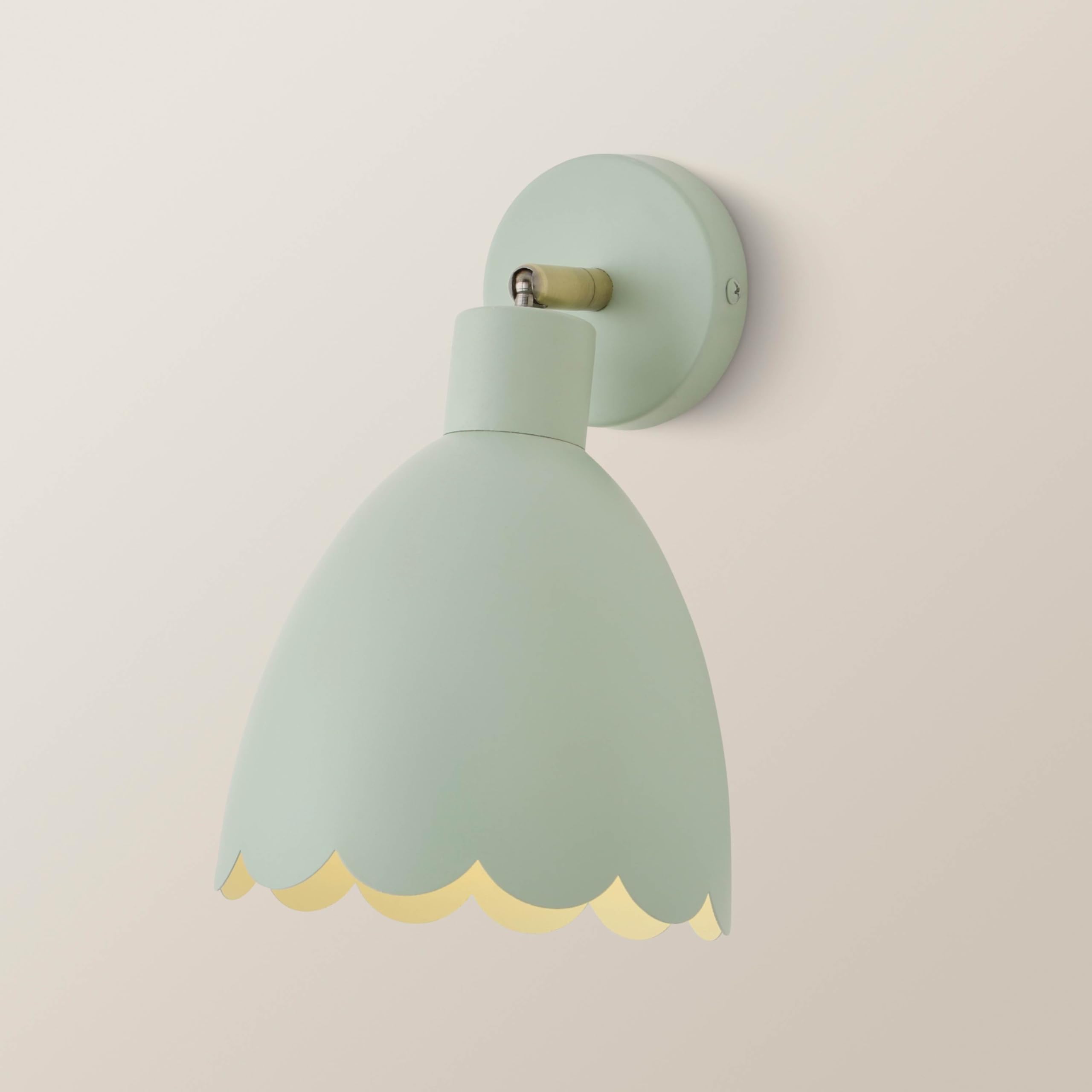 Valuelights Unisex Pale Green Millie Flower Style Scallop Adjustable Wall Light W/ Bulb In