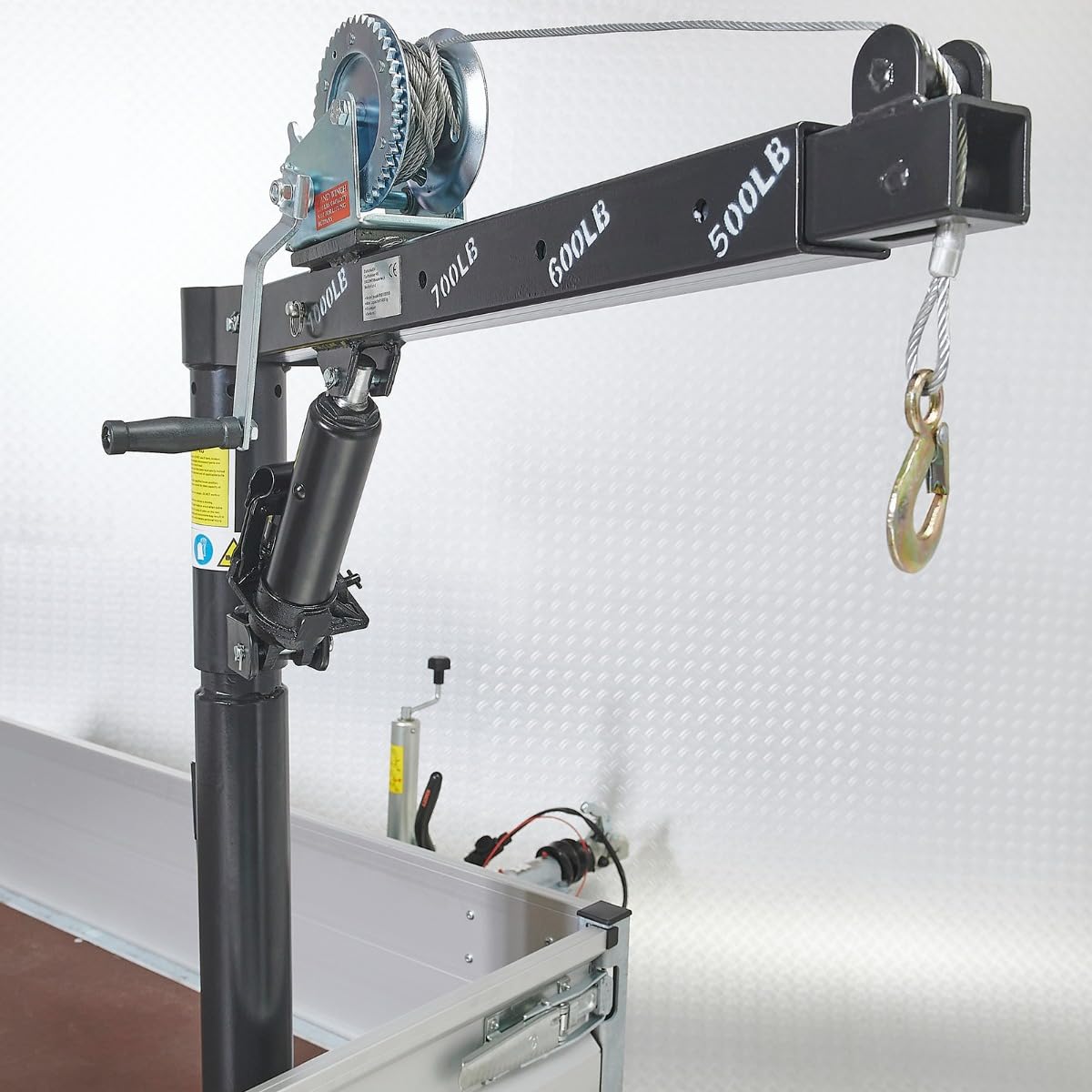 Hebebühne Auto Kran 450 kg - Hydraulischer Anhängerkran mit Seilwinde 9,5 m - 360° Schwenkarm - klappbar - Tragarm 80-135 cm - max. Hubhöhe 225 cm - Montageplatte