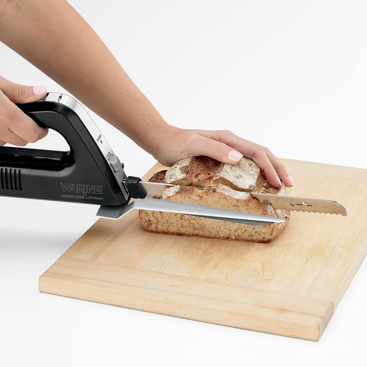 Waring Commercial WEK200 Cordless Rechargeable Electric Knife w/Bread and Carving Blades, Includes Case, 120V, 5-15 Phase Plug : Home & Kitchen