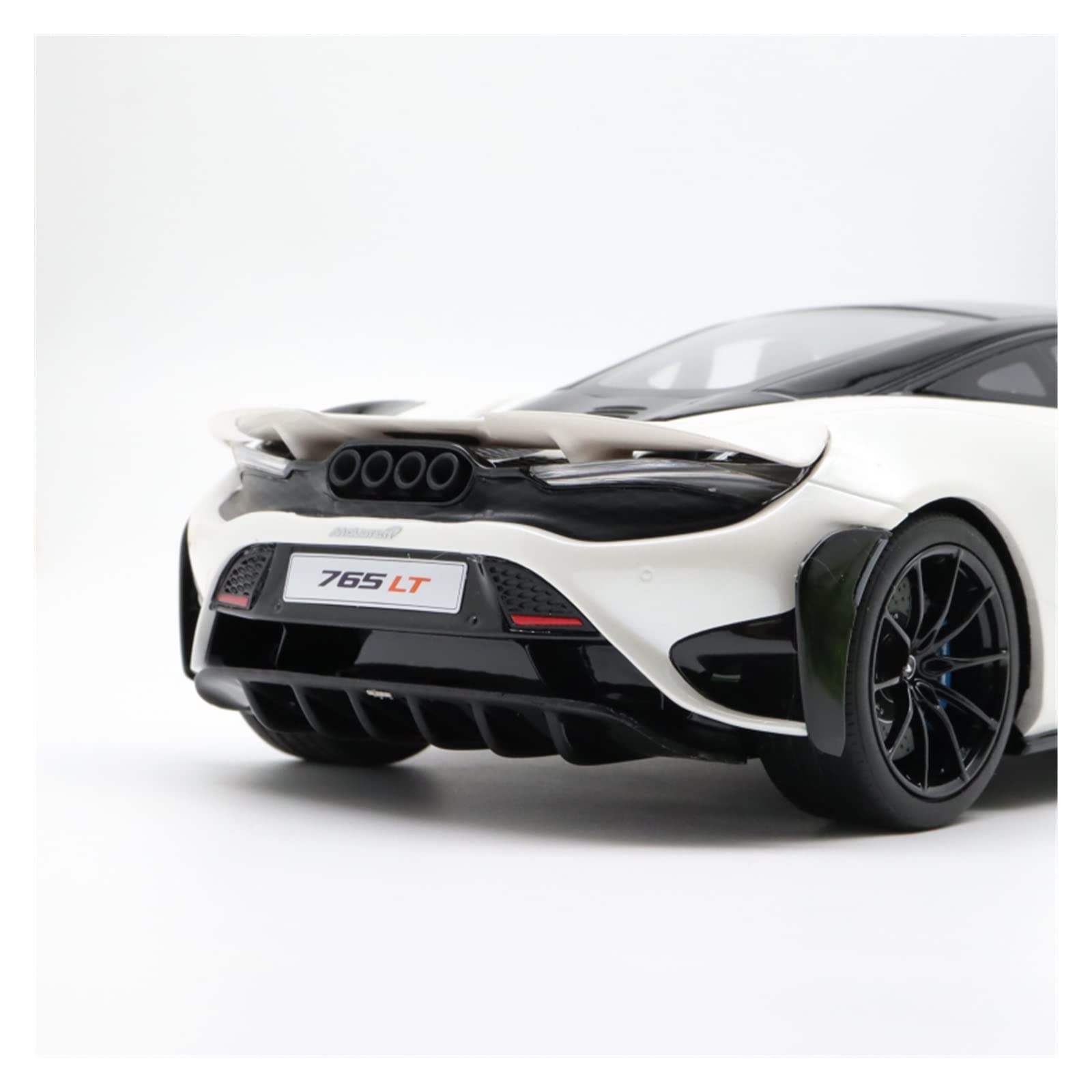 Amazon | ミニカー 2020 マクラーレン 765LT GT スピリット 1 18 合金