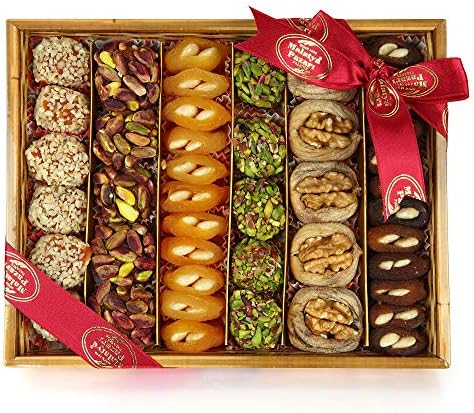 Premium Natural Dried Fruits and Nuts Basket Gourmet Snack Arrangement For Gift and You (800 gr/28.2 oz)