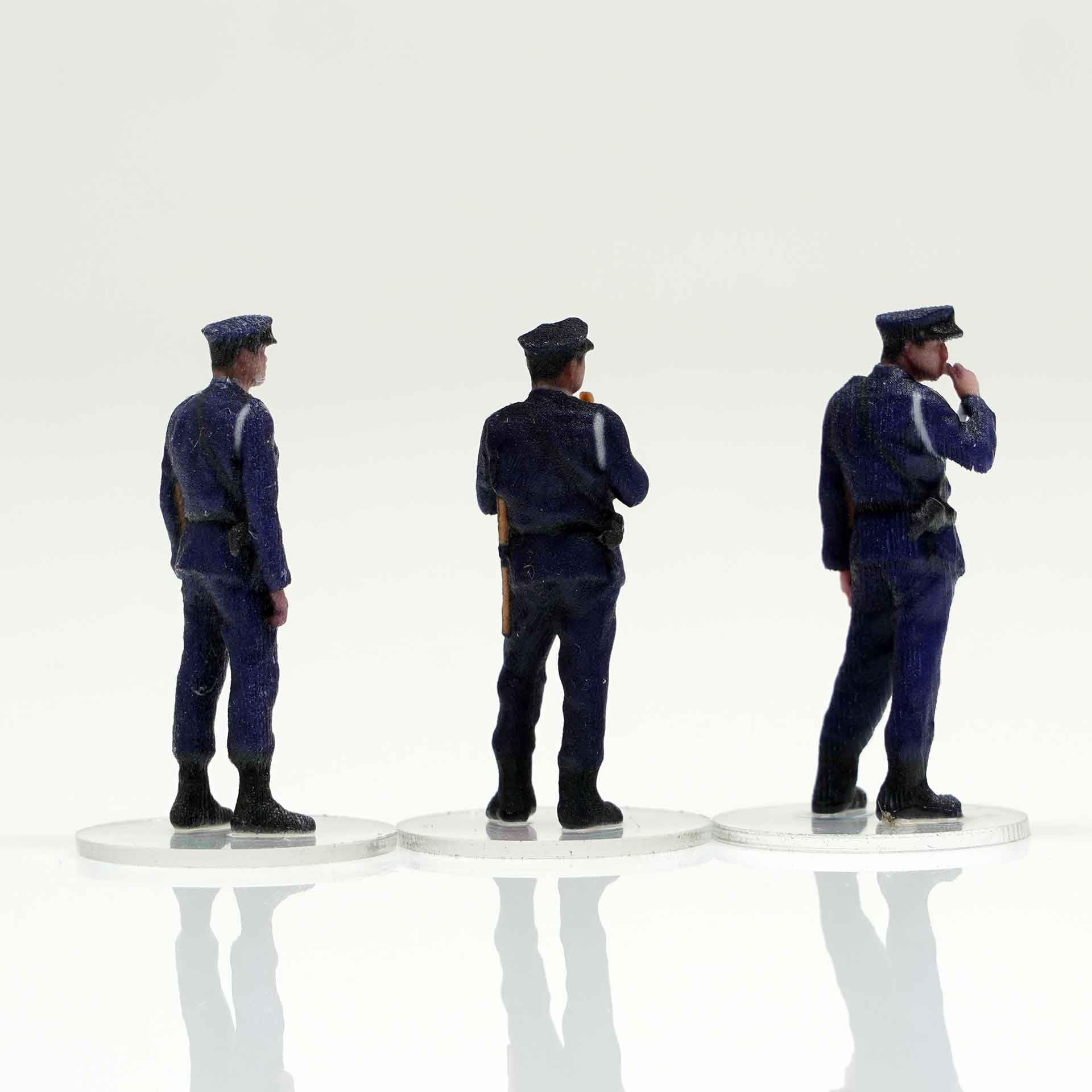 Amazon.co.jp: figreal 1/64 旧警察官001 3体セット : ホーム＆キッチン