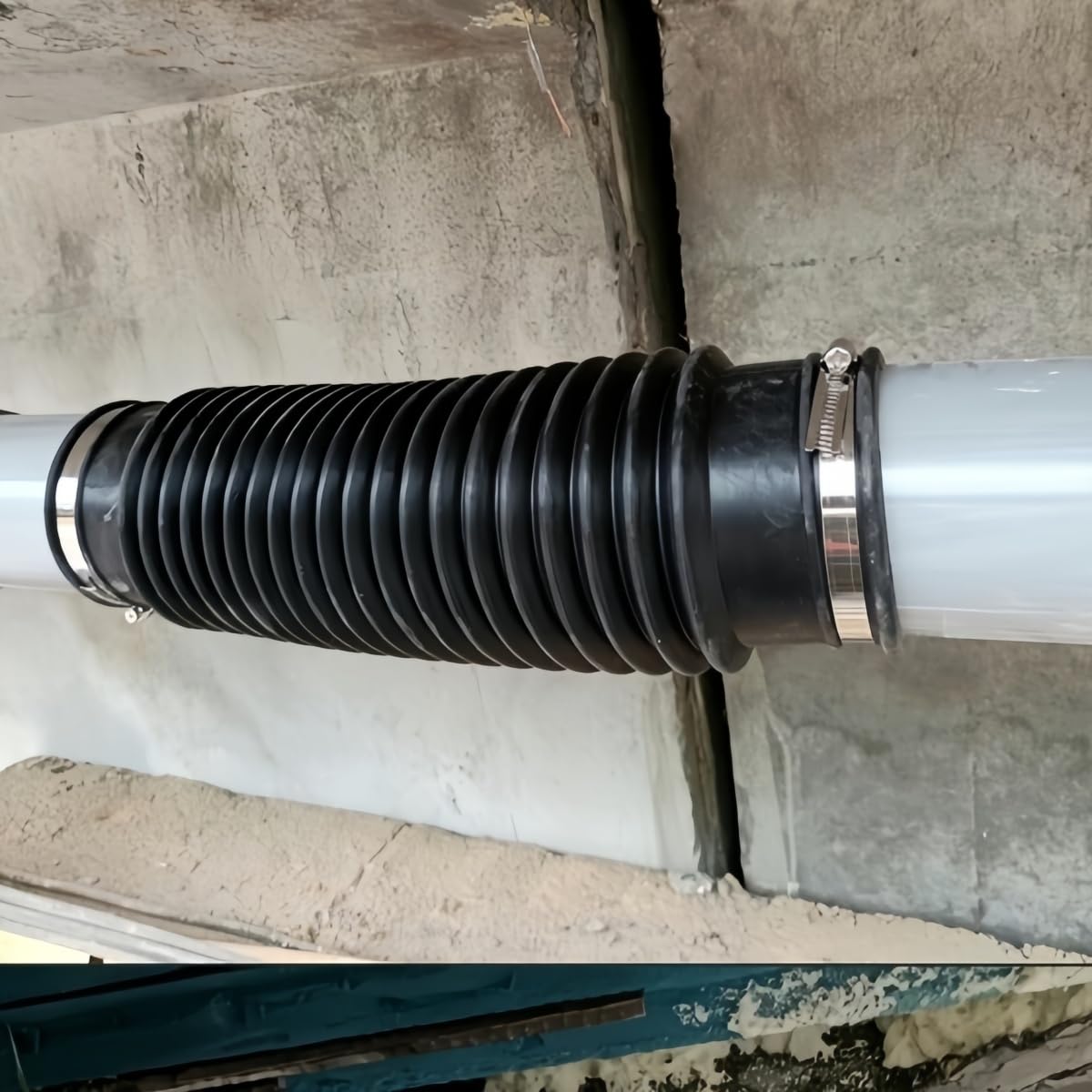 Gummiflex - Tubo corrugado con abrazaderas para manguera, color negro, pieza de goma resistente a altas temperaturas para aguas residuales, bombas e instalaciones domésticas (DN110 x 400 mm +