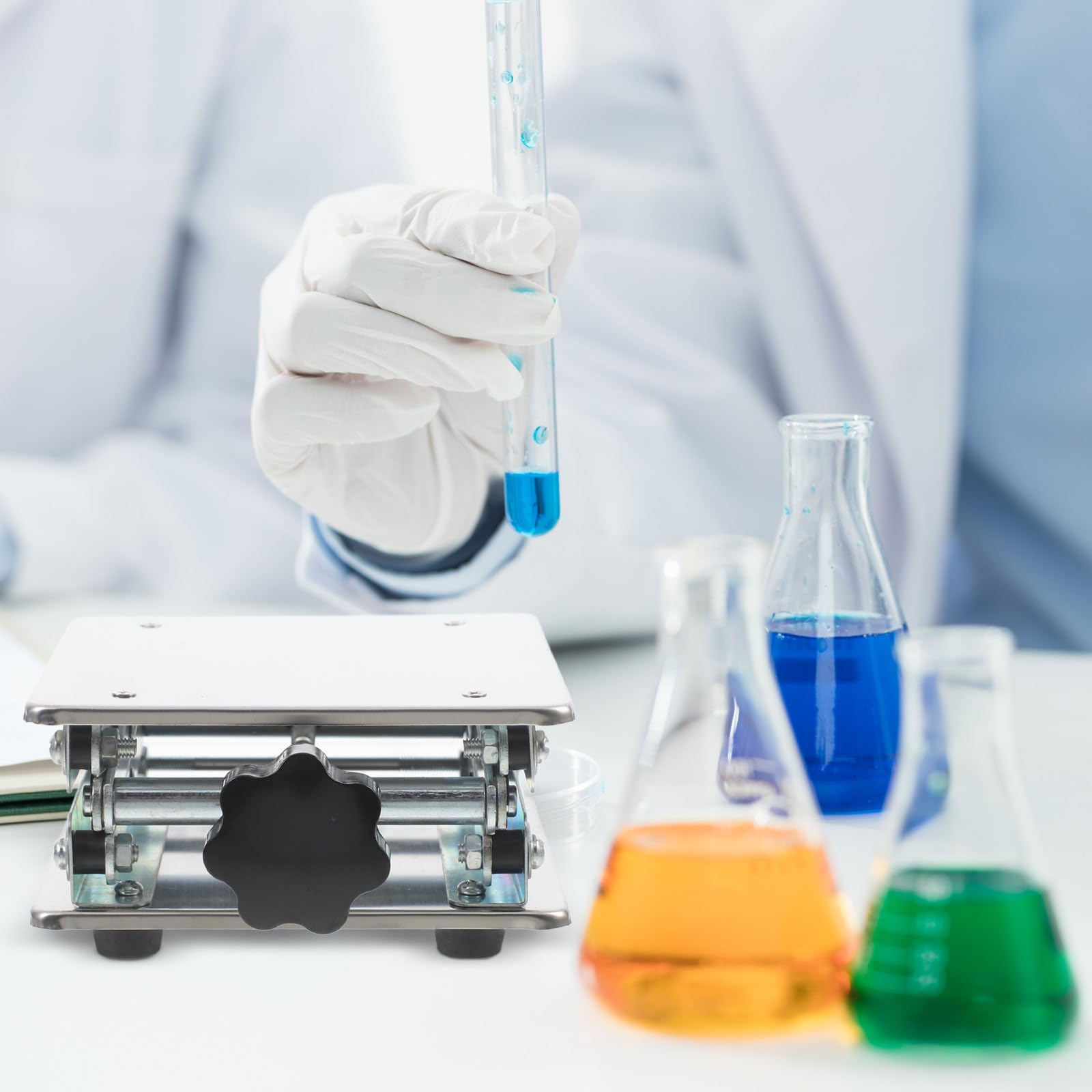 Table Élévatrice à Ciseaux en Acier Inoxydable Argenté de Laboratoire