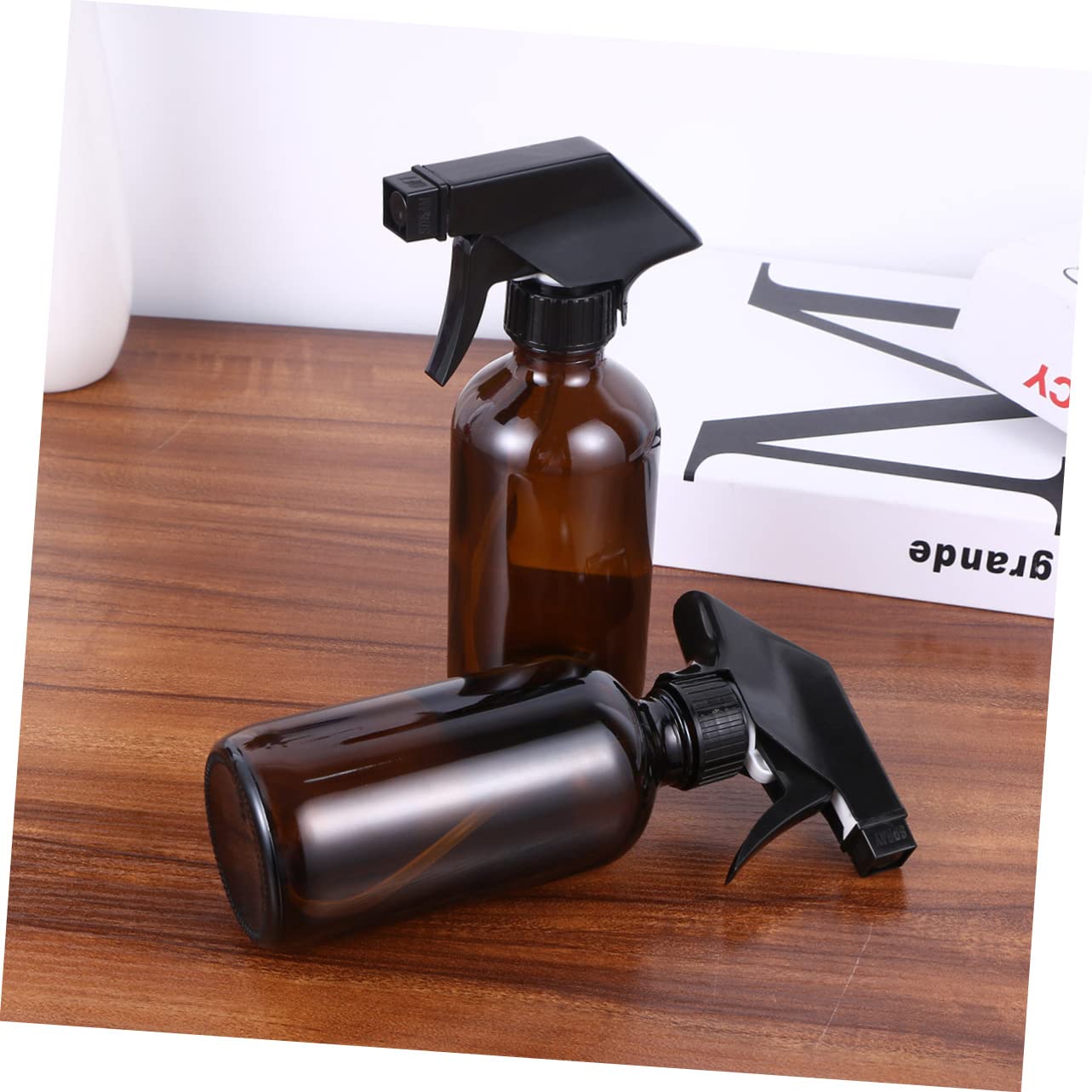 MAGICLULU 4 Stück Braune Glas Wassersprühflaschen 250ml Nachfüllbare Sprühflaschen aus Glas und Pp für Friseursalon und Aromatherapie