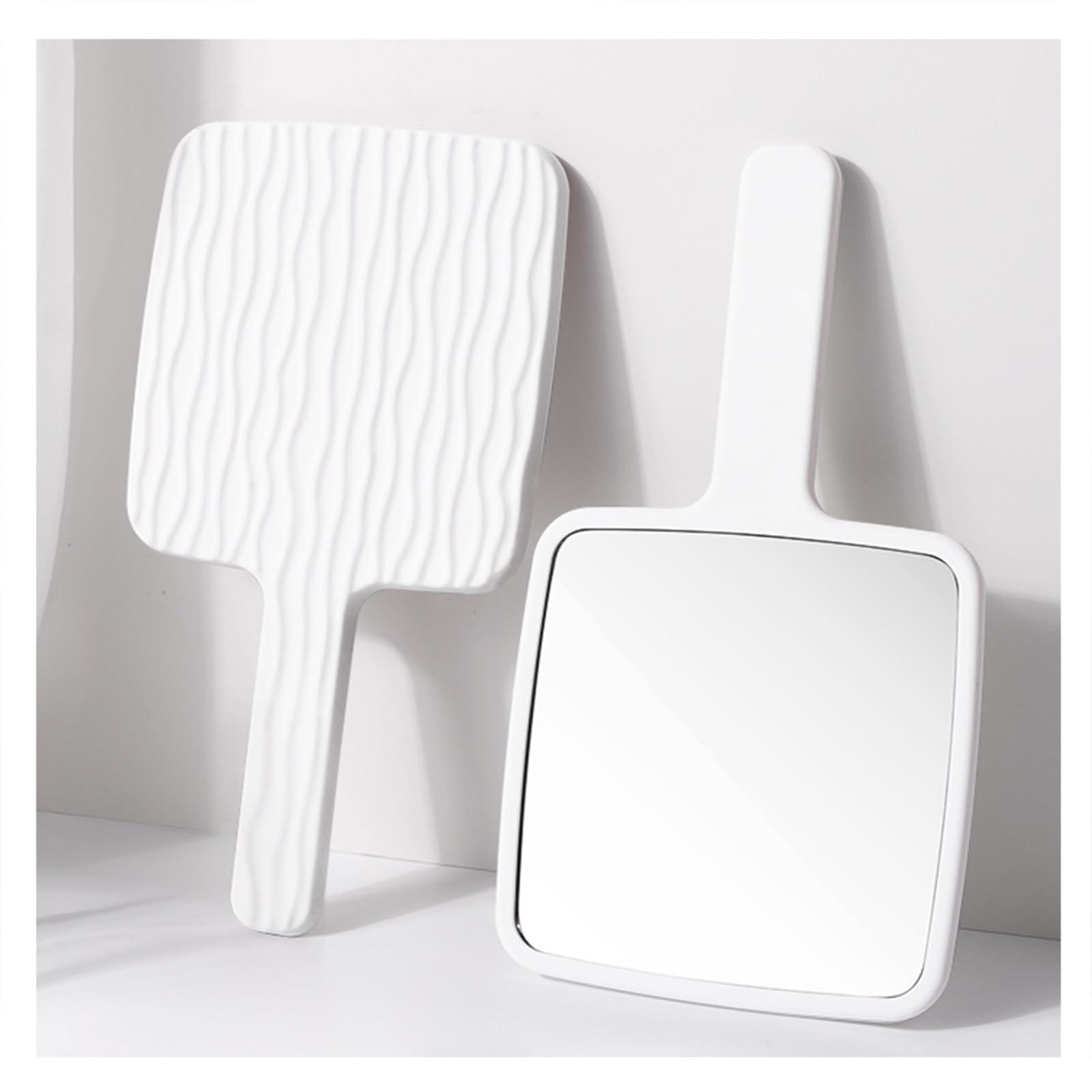 Miroir à main portable pour coupe de cheveux et coiffure autonome à domicile