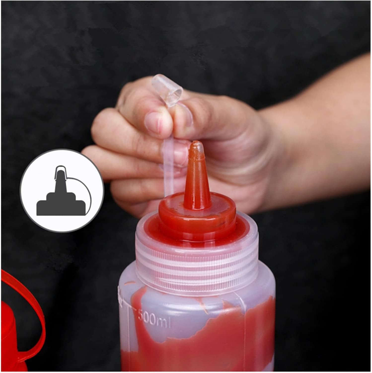 Sauce Bottle 5pcs Food Grade Squeeze Bottle Plastic Squirt Bottle with Twist On Cap and Discrete Measurements for Ketchup/BBQ/Sauces for Ketchup Sauces Dressings (Color : 250ML Yellow) (250ml Red )