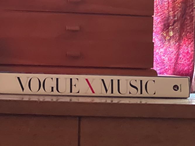 Amazon | Vogue x Music: Portraits of Pop Music Icons (Vogue