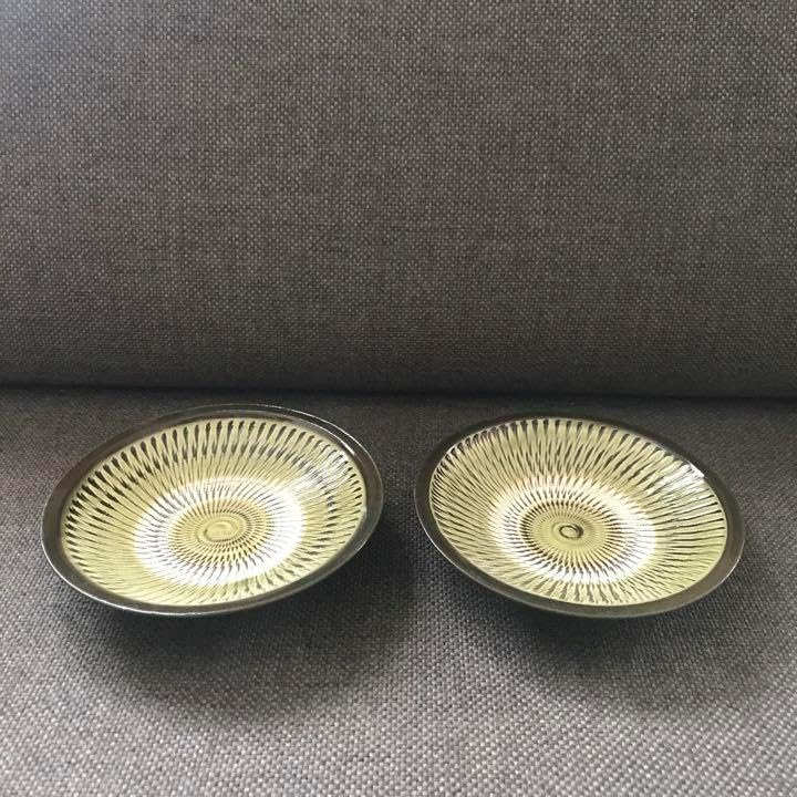 岩井窯 山本教行 灰釉掻落牡丹柄角皿 キッチン・食器 岩井窯 山本教行