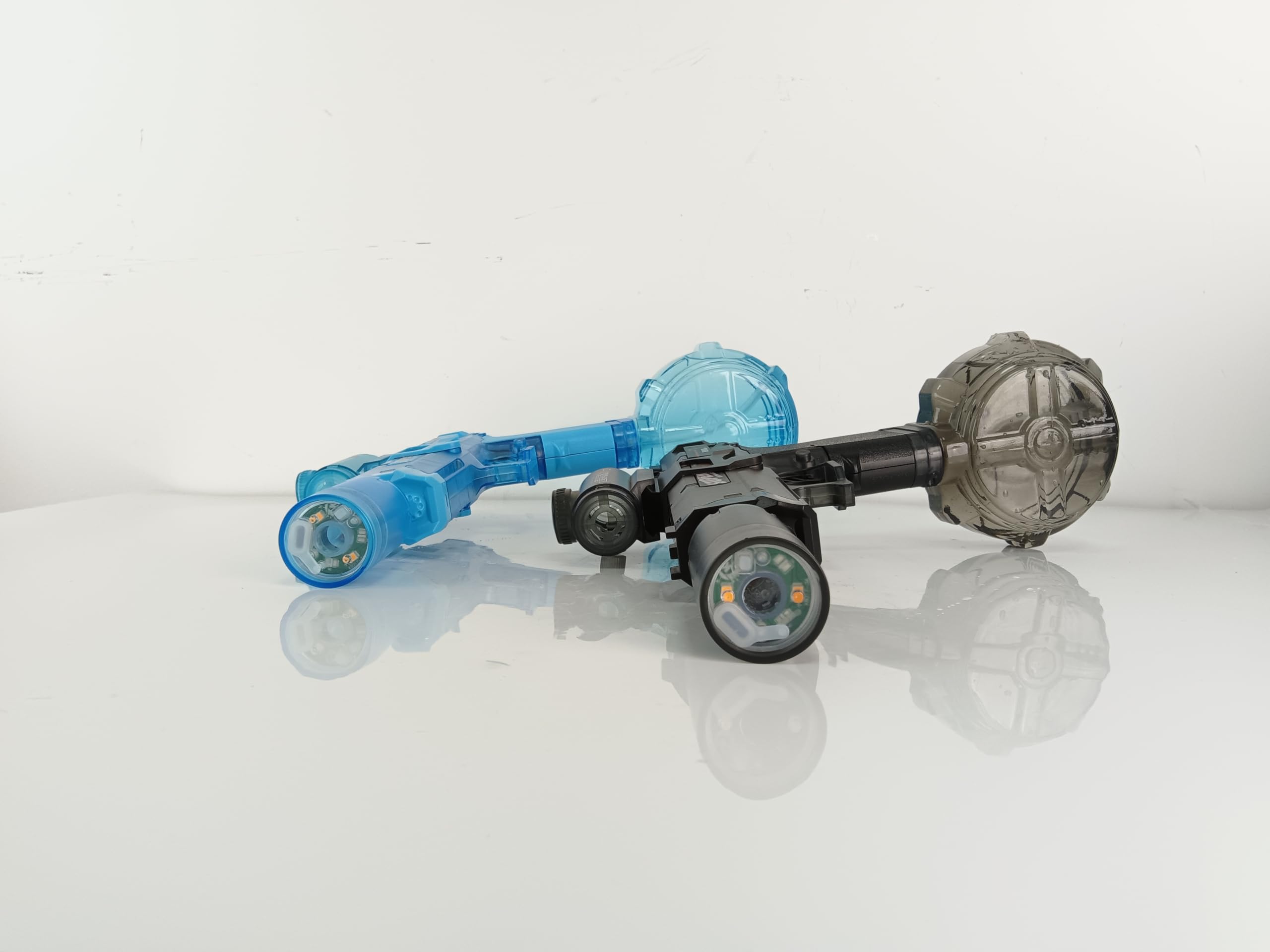 2PCS Pistolet à Eau pour Adultes et Enfants,Pistolet à Eau électrique Longue Portée avec Lumière,Pistolets à Eau électrique Puissant,Plage Extérieure,Piscine,Jouet De Fête(Noir & Bleu)