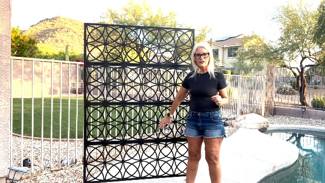 Freestanding Metal Privacy Screen 46" X 71" - Outdoor Patio Divider With Stand, Leaf Design For Garden, Balcony, Porch Indoor/Outdoor Use