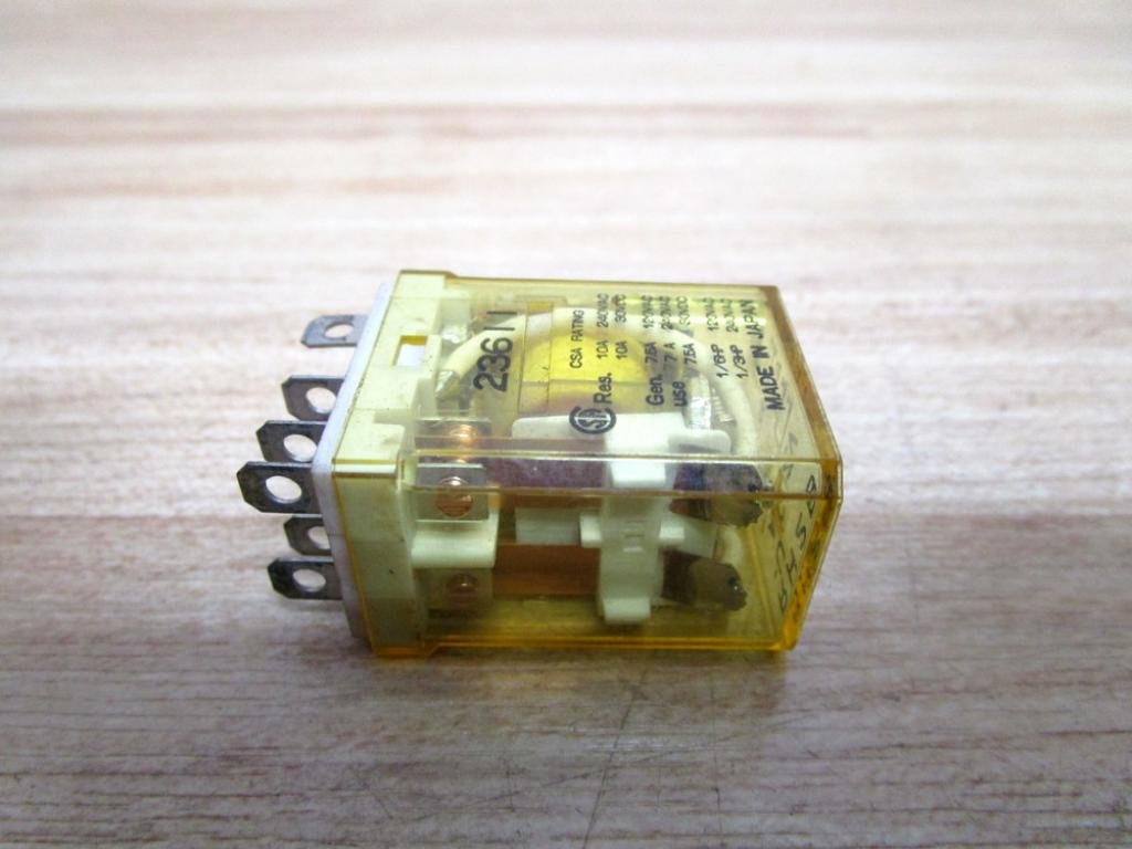 IDEC RH2B-UAC12V 12 VAC Coil, 2 Poles DPDT, 50/60 HZ, Blade Terminal, Compact Power Relay, Industrial 10 AMP GP Relay, Plain Style, RH Series