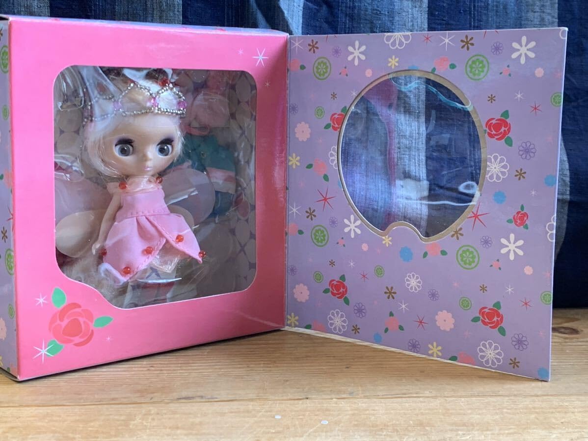 CWC限定！ プチブライス フェアリーガール Amazon.co.jp: CWC限定 プチブライス フェアリーガール : おもちゃ