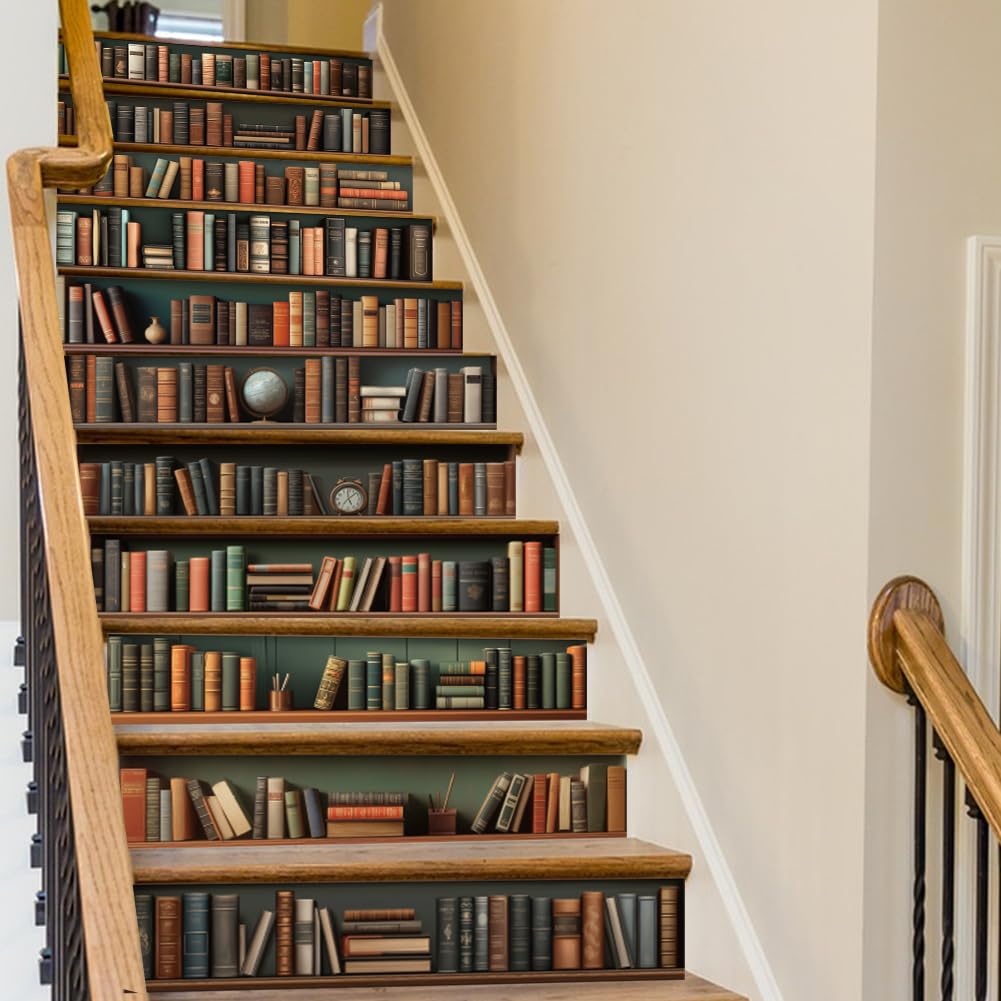 Autocollants d'escalier pour relooker des marches abîmées avec un décor mural effet bibliothèque
