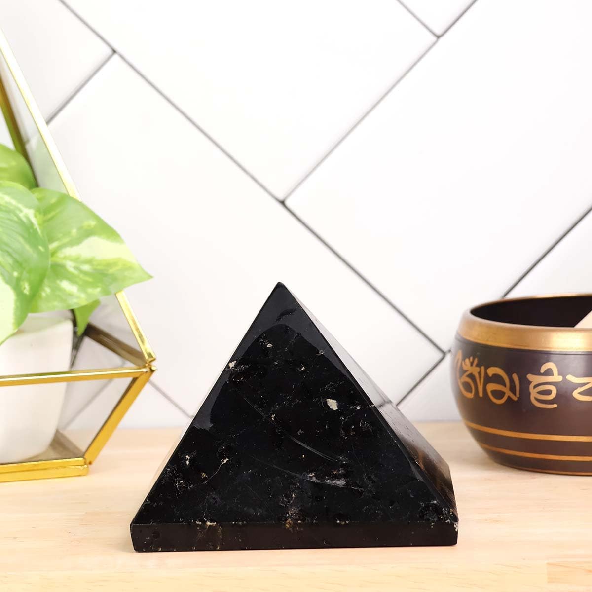 Black Tourmaline Pyramid 50–100g | Natural Crystal Energy Generator | Protection from Negative Energy & Home Decor | Reiki Healing Stone for Meditation & Feng Shui