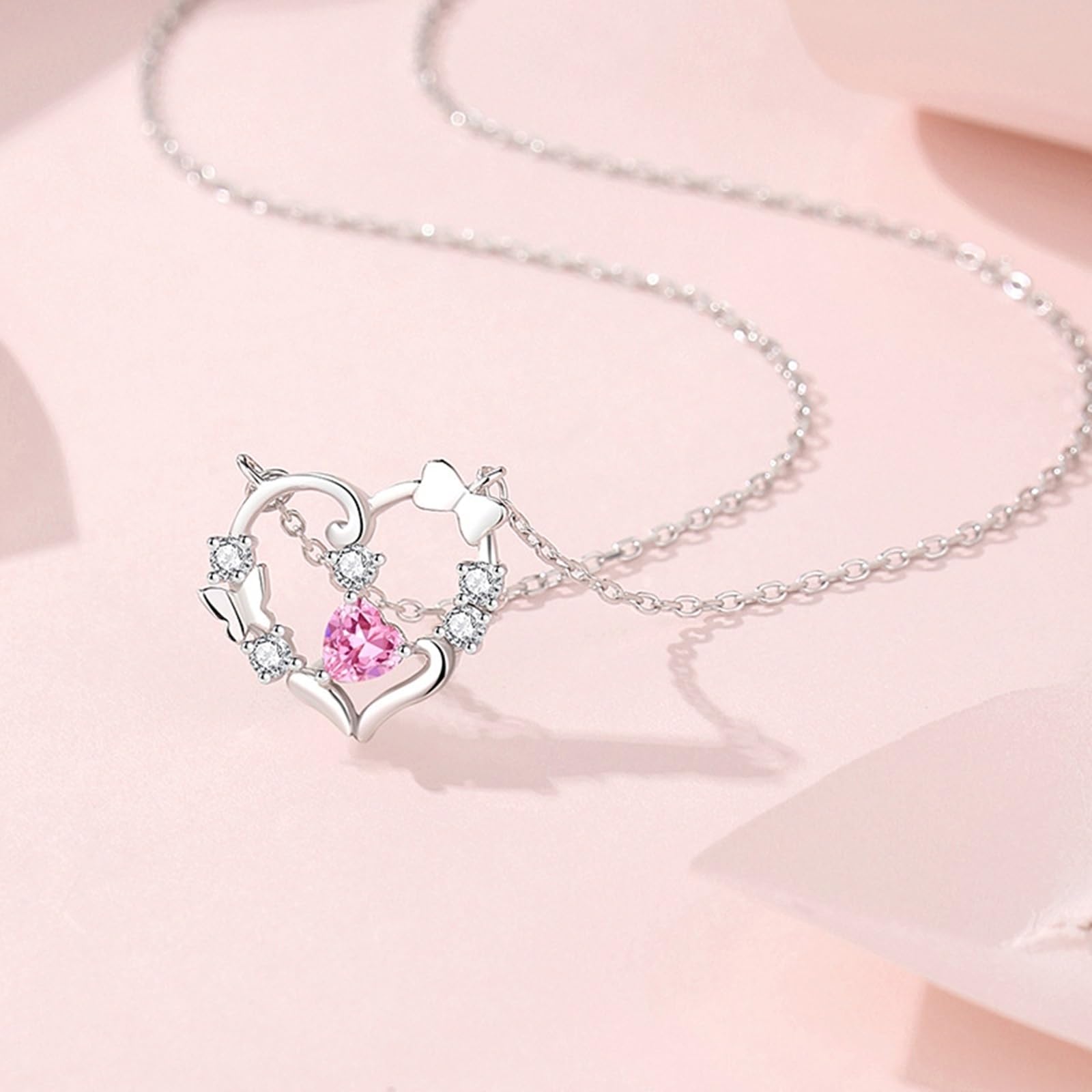 Collares de mariposa para mujer con corona de mariposa de corazón de zafiro creado y moissanita, collar con colgante de corazón para el día de San Valentín