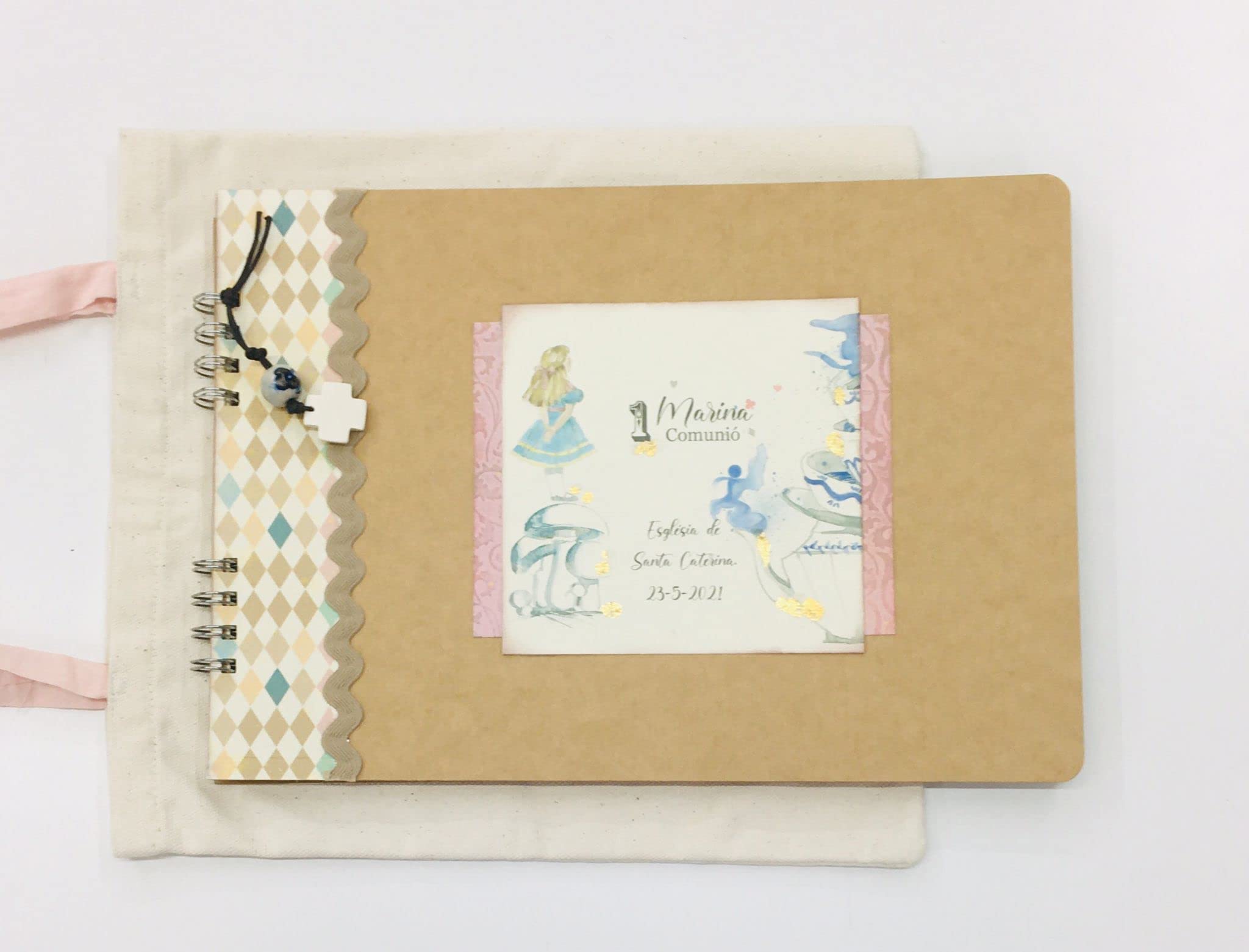 Libro de Firmas Comunión Personalizado y Hecho a Mano - Libro Comunión 22 x 32 cm - Personalización Álbum Comunión (Alicia Maravillas)