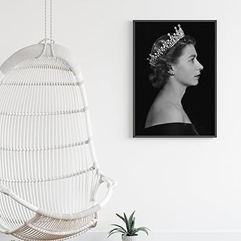 希少【ロイヤルクラウンダービー】王冠 置物 ペーパーウェイト エリザベス女王 希少【ロイヤルクラウンダービー】王冠 置物 ペーパーウェイト