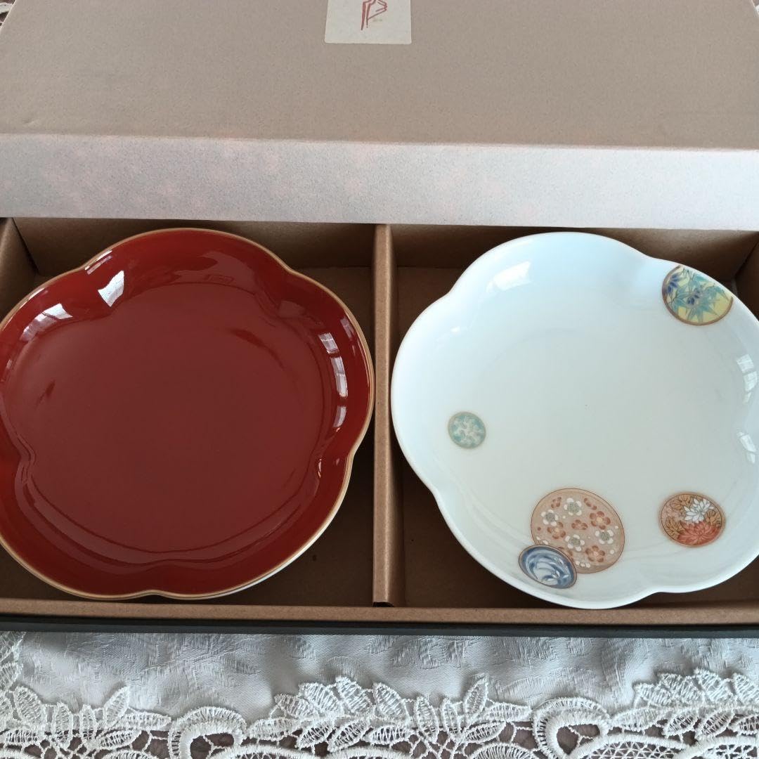 【①希少な極美品】深川製磁　寿赤絵　梅型　銘々皿揃　取皿揃　小皿　　トリプレット Amazon.co.jp: 本日の目玉商品深川製磁 寿赤絵 梅型 睦皿揃 お箱は若干