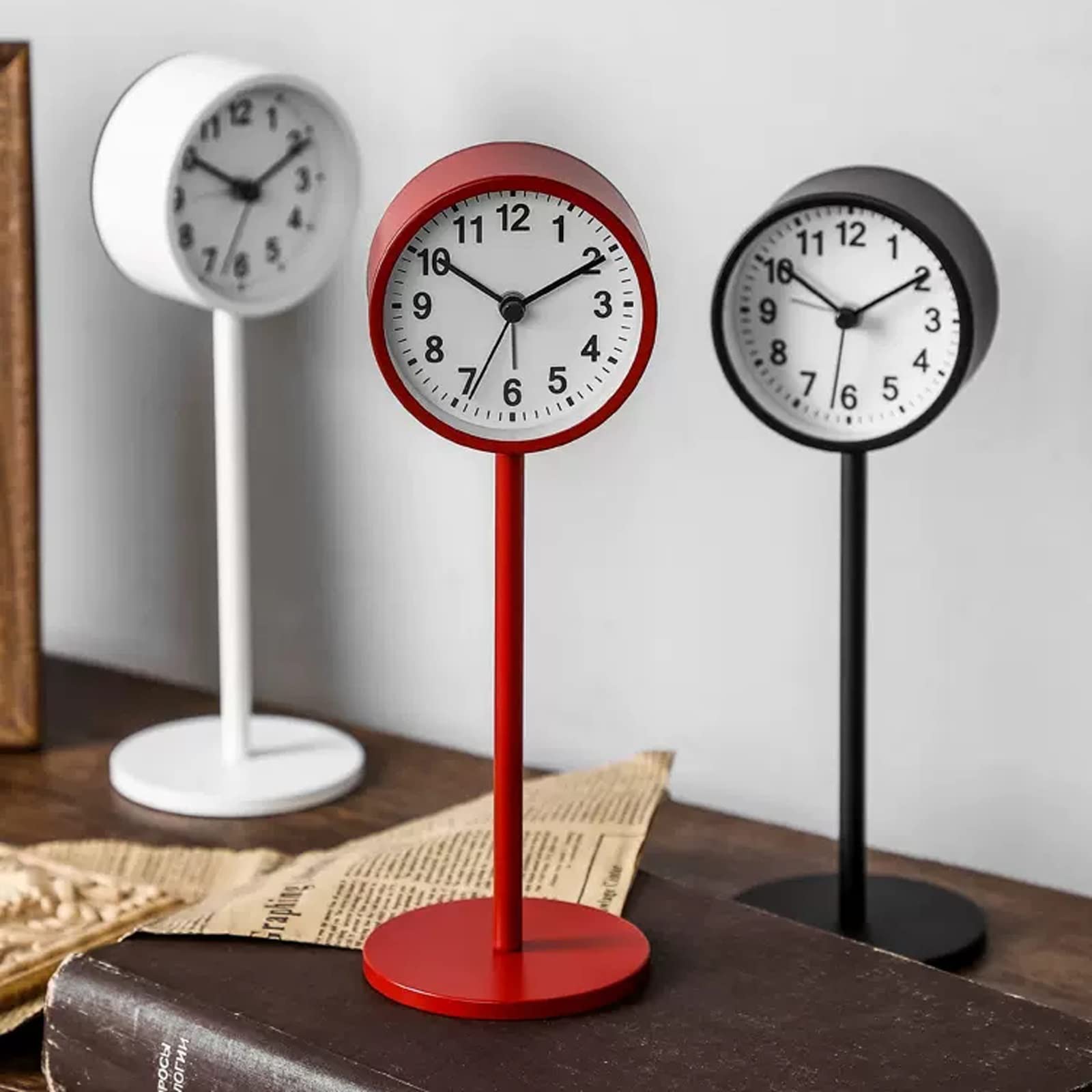 Reloj despertador moderno y pequeño, de metal, silencioso, sin tictac, estilo nórdico, simple, reloj de escritorio digital, funciona con pilas, reloj despertador digital para dormitorio, sala de estar