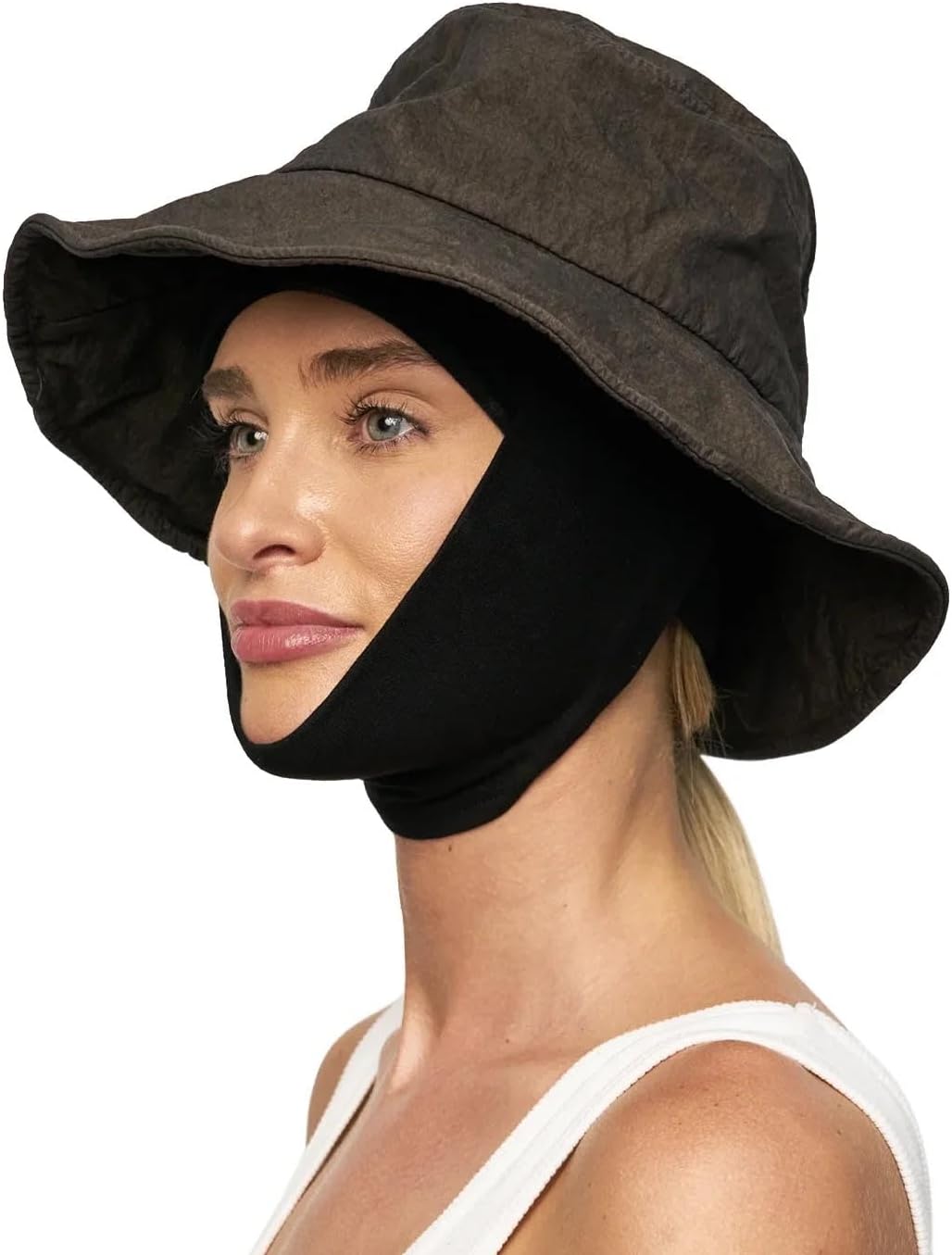 Post-Facelift Compression Garment Designed by a Surgeon for Optimal Comfort and Convenience