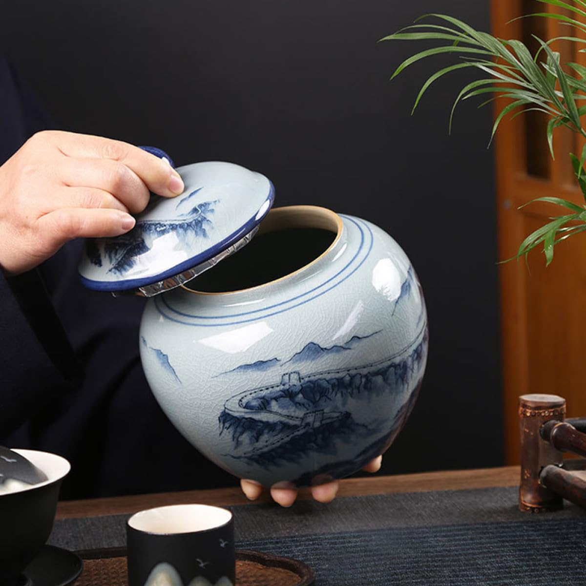 Teedose Dekorativ im Chinesischen Stil Keramik mit Dicht Schließendem Deckel und Luftdicht als Geschenk für Tee Kaffee und Nüsse das Café