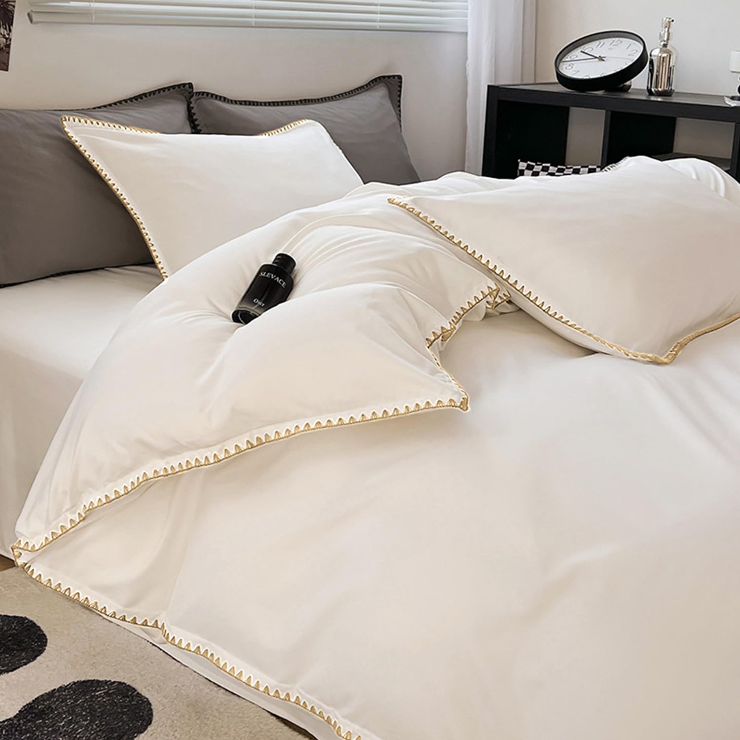 DJDEA Copripiumino Matrimoniale 240x220cm Bianco, Set Copripiumino Matrimoniale da Letto in Microfibra, Sacco Copripiumino Matrimoniale e 2 Federe 50x80cm