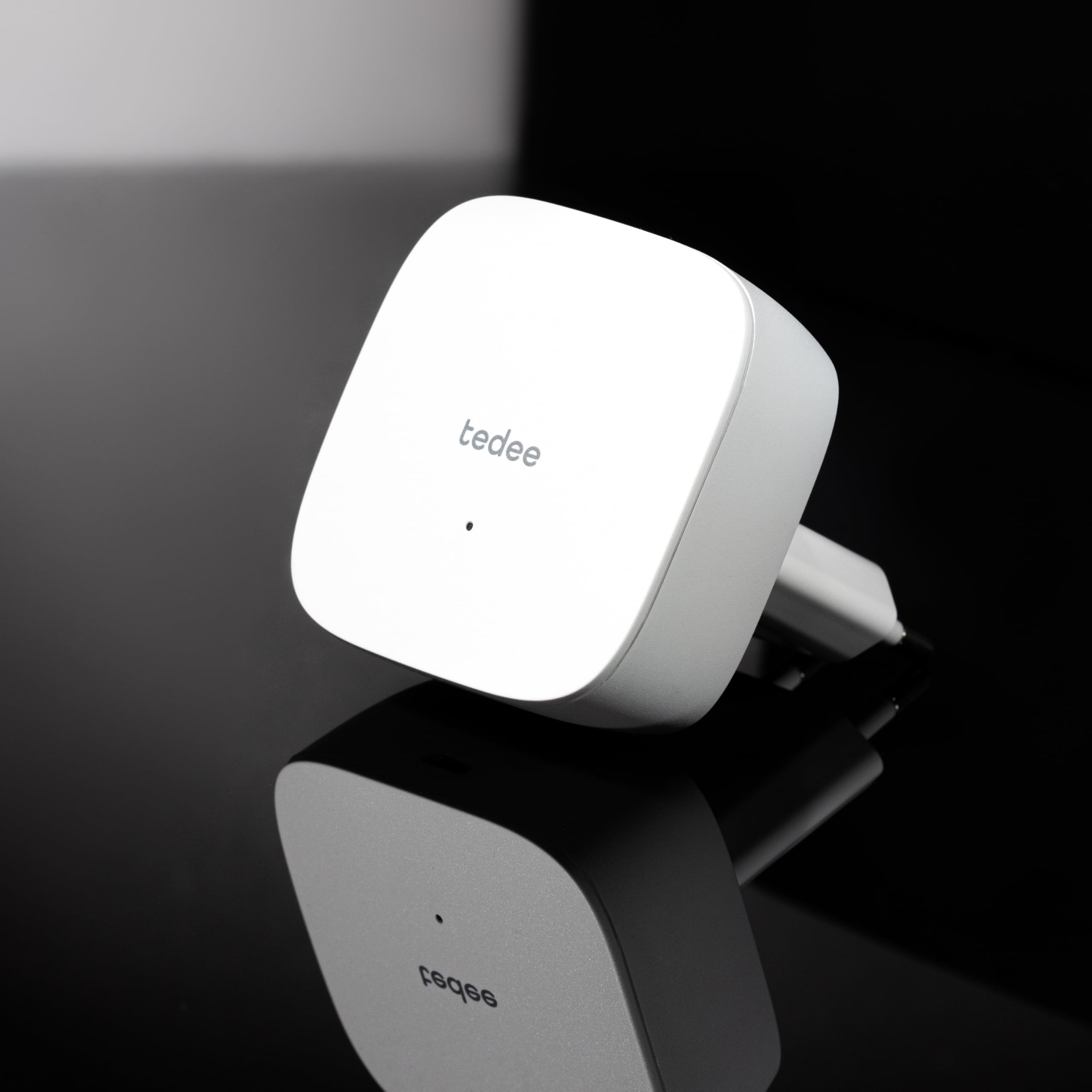 Tedee Bridge für elektronisches Türschloss, Steuerung über Bluetooth, tedee WiFi Bridge ermöglicht Öffnen und Schließen aus der Fernbedienung, für iPhone & Android,