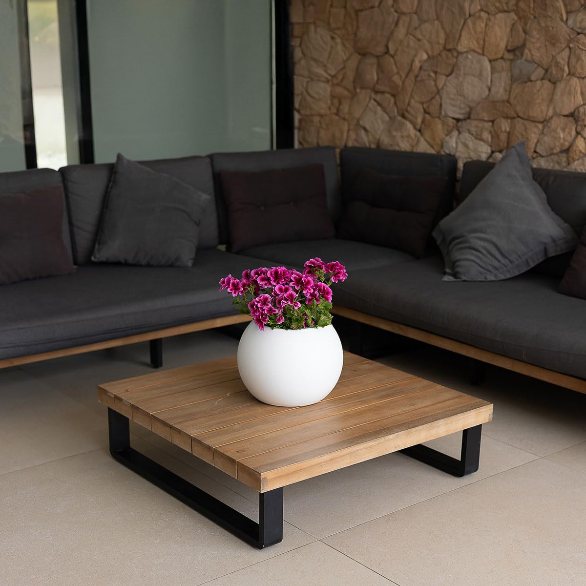 newgarden Dalia Blumentopf, rund, für Blumen und Pflanzen, sehr widerstandsfähig, für den Außenbereich, viele Größen erhältlich, hergestellt aus Polyethylen, Spanien (Weiß, 30 x 22,5 cm)