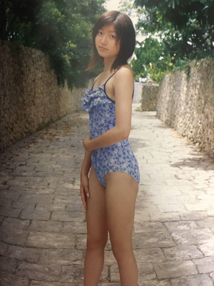 松山まみサイン入り写真集 61Nkq86sCmL._UF350,350_QL50_.jpg