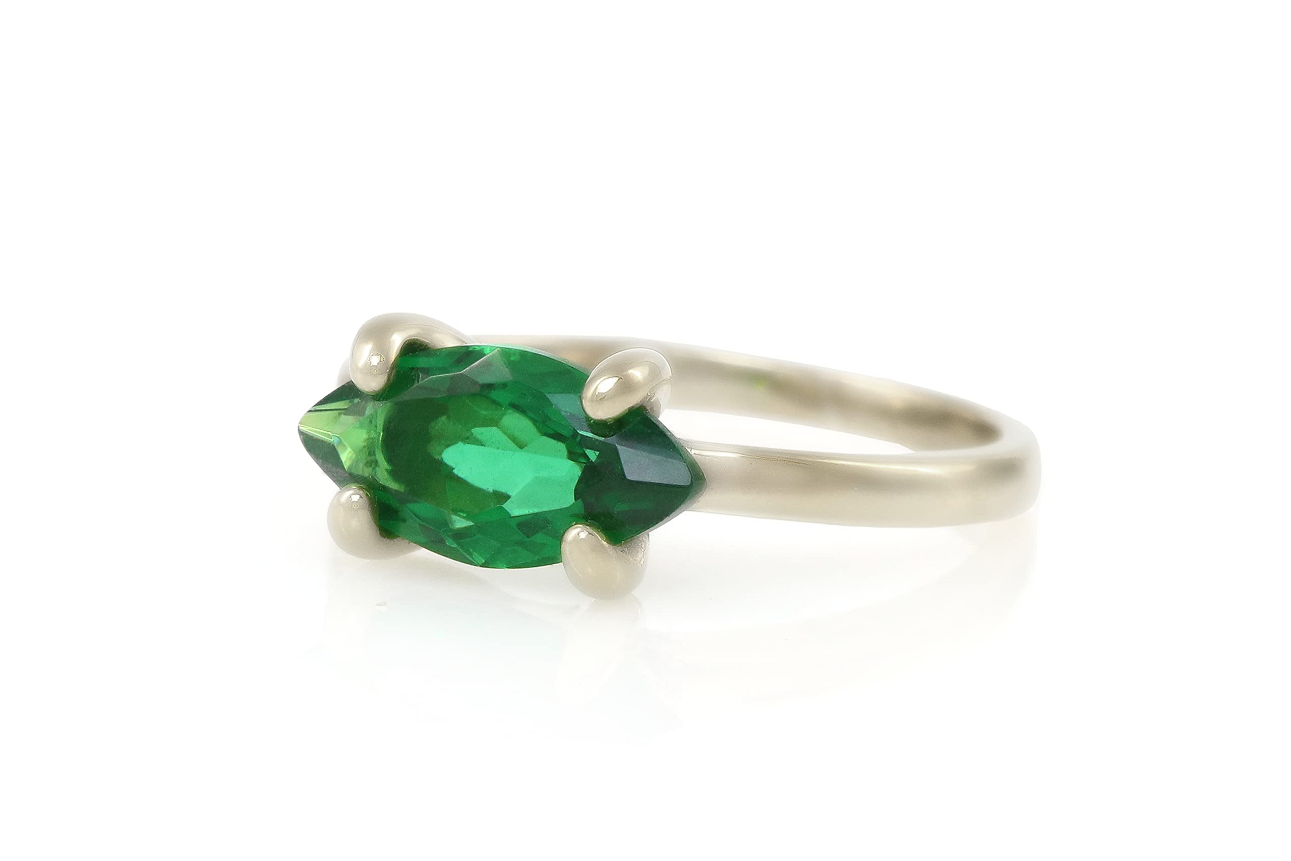Anillo de Esmeralda en Juego Horizontal - Anillos de Marquesa con Estilo para Mujeres, Anillos para el Día a Día, Anillos de Piedras Preciosas - Joyas Personalizadas de Moda para Compromiso