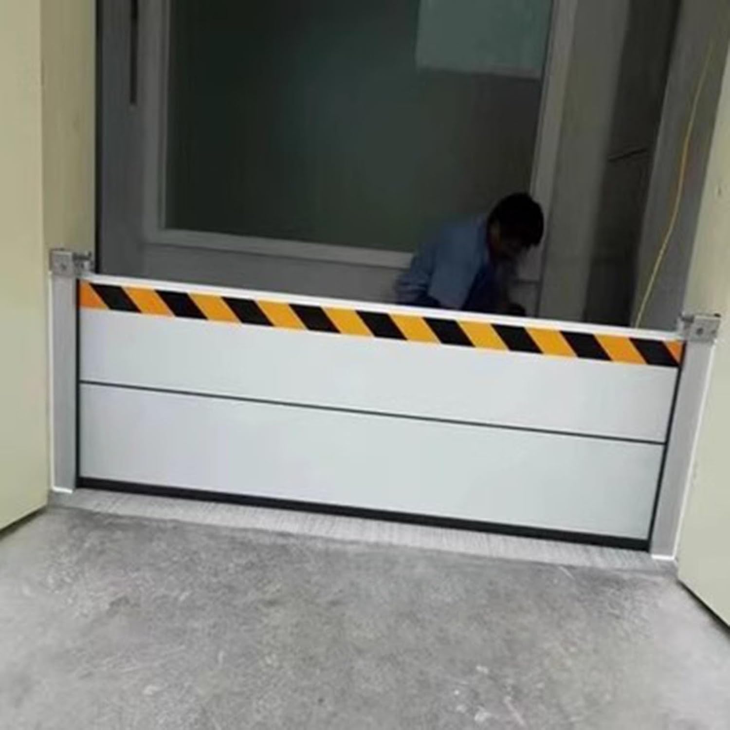 15.7 Inch Height Flood Protection Barriers for Garage Door, 40 50 60 80 100 120 150 200cm Aluminum Detachable Front Door Flood Guard, for Home Heavy Rain Water Control Flooding Hurricane (C