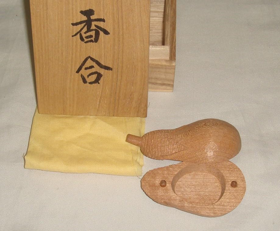 繊細彫刻 唐木 紅木 なす　木彫 蓋物 香合 香道具 繊細彫刻 唐木 紅木 なす 木彫 蓋物 香合 香道具 繊細彫刻 唐木