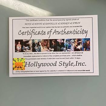 Amazon.co.jp: ニュージーンズ直筆サイン入り2Lサイズ写真NewJeans-1