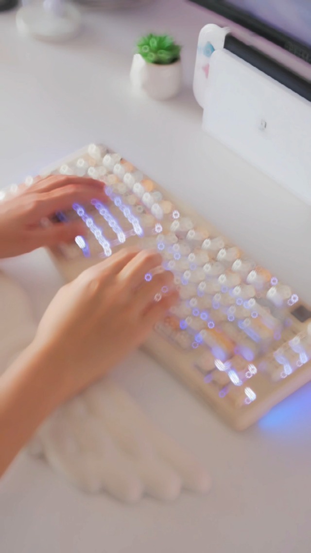 Amazon.com: LEOBOG A75 Alice Keyboard, Tri-Mode Ergonomic Gaming