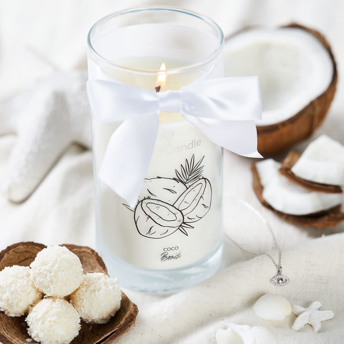 JewelCandle Coco Bonito Collier Argent - Bougie Bijoux - Grande Bougie Parfumée Parfum Fruité - Bougie Blanche avec Bijoux Surprise Cadeau pour Vous