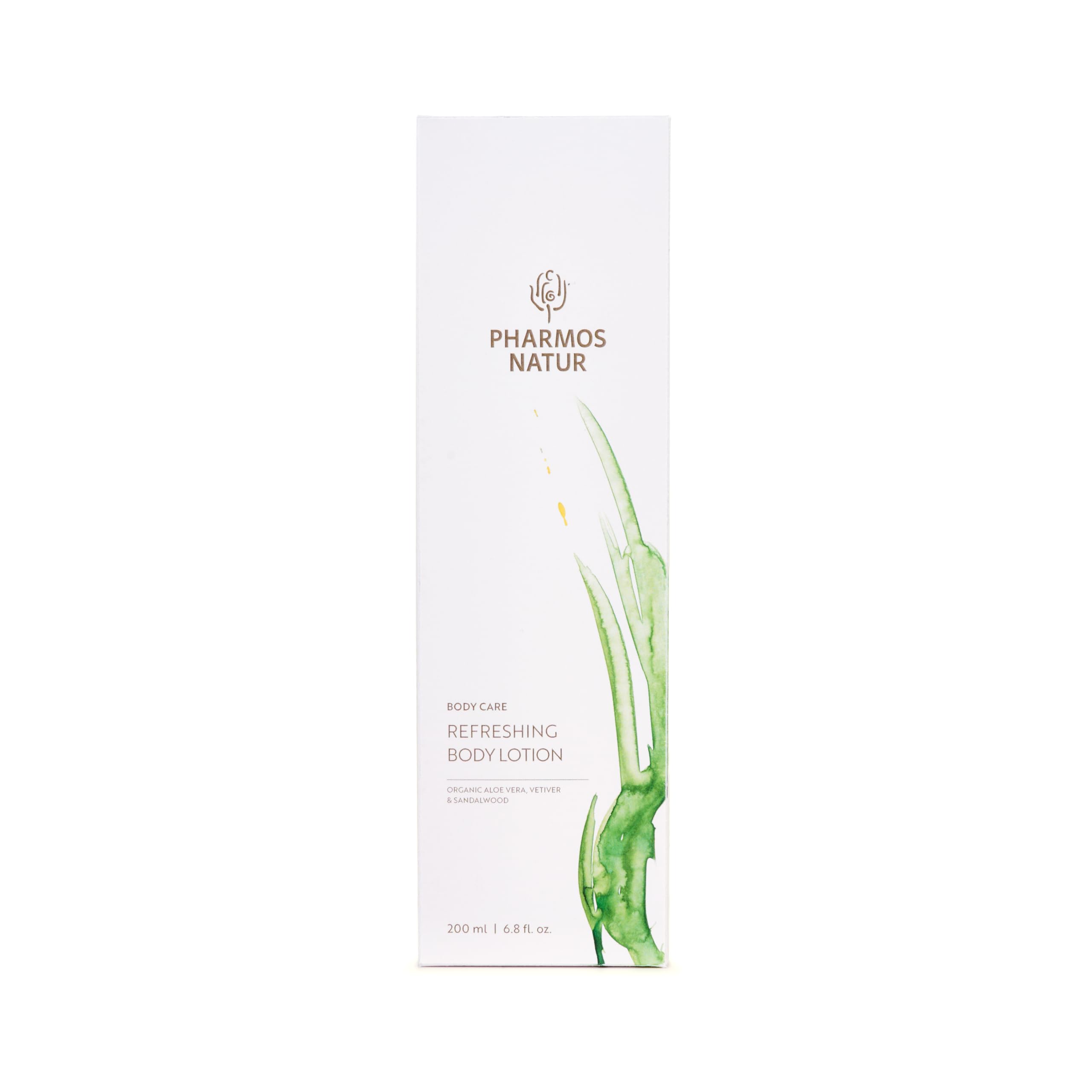 Pharmos Natur Refreshing Body Lotion – erfrischende Ve­tiver-Sandelholz Körperlotion, vegan, Bio Aloe Vera, Jojobaöl & Sheabutter, feuchtigkeitsspendend, kühlend, beruhigend, alle Hauttypen - 200 ml