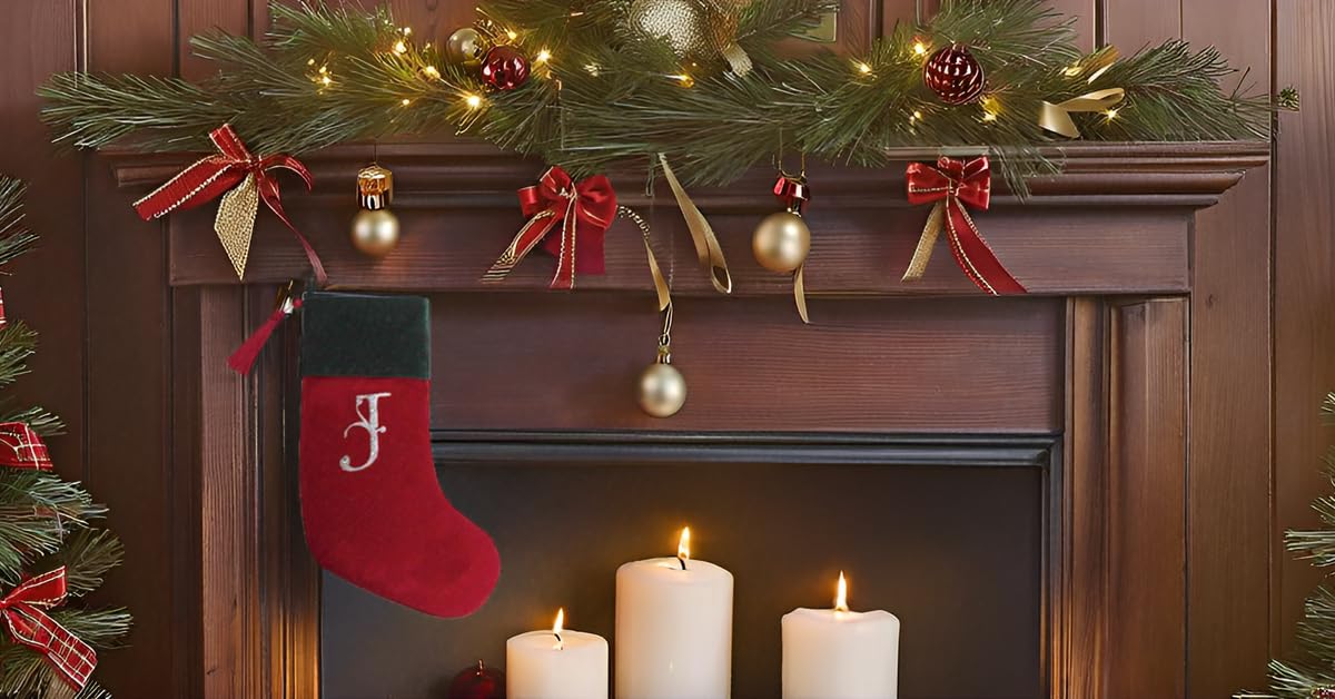 Evergreen Rot und Grün Samt Strass Monogramm Weihnachtsstrumpf – J