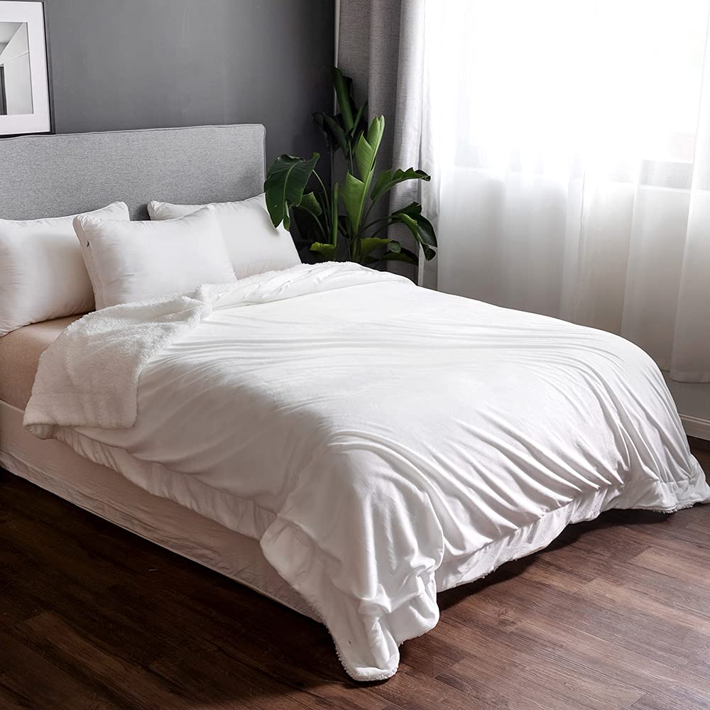 Qomfy Sherpa Teddy Lush [K] Super Soft Blanket Faux Fur Shaggy with Crystal Fleece at back Cosy Fuzzy Throws Warm Solid for Sofa Couch & Bed Décor Double ply Reversible (King 240x200cm, White)