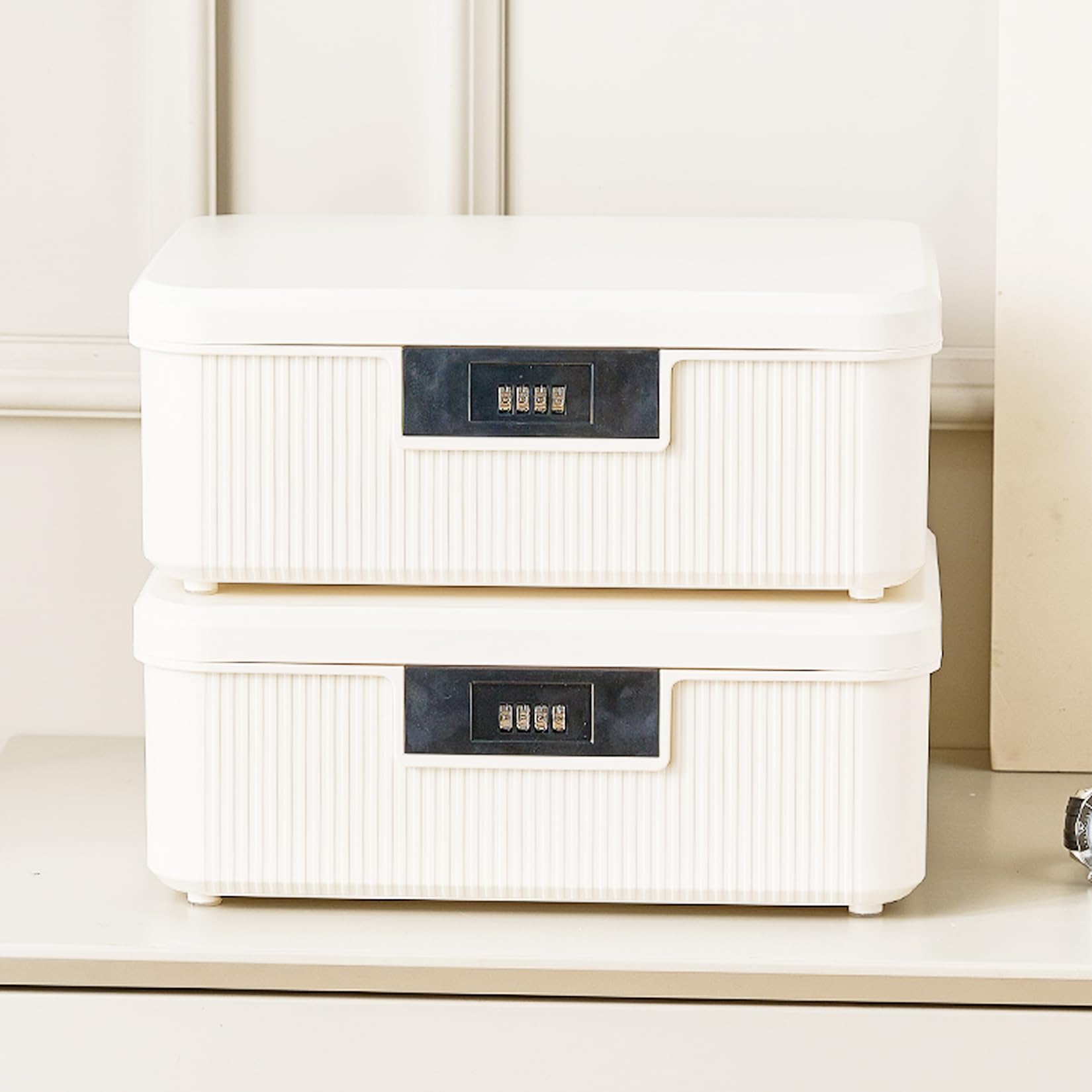 Amazon.com: MXCELL Lockable Storage Box – 4.5 Gallon Waterproof