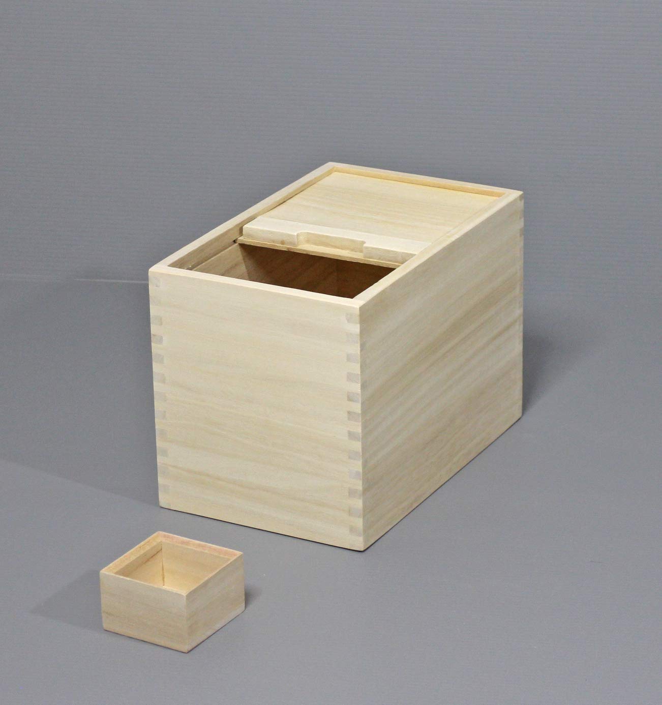 Amazon | 桐製 米びつ 5kg用 （桐製一合マス付 スライド式フタ ST-5