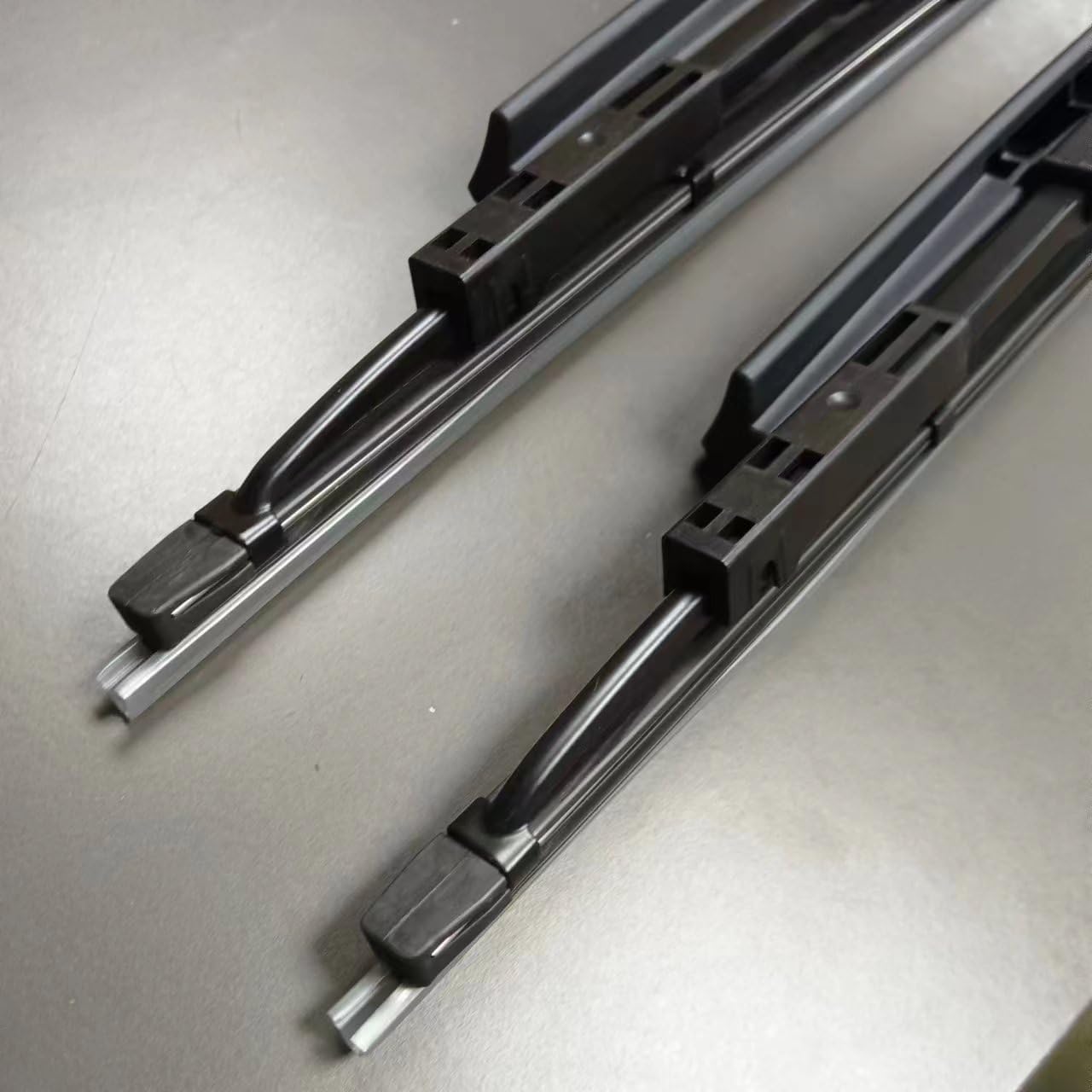 WIPER BLADES (PAIR) 61610442837