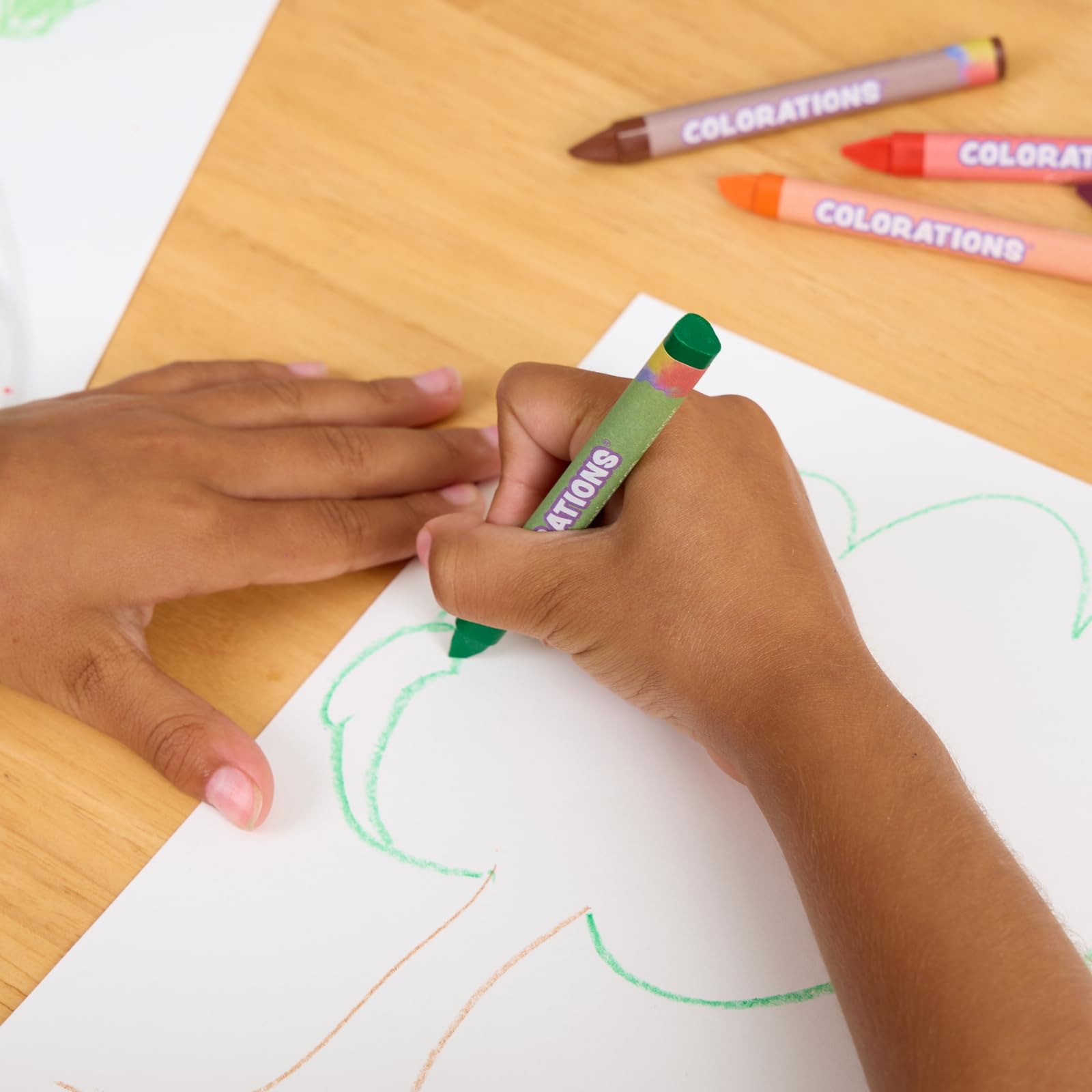 クレヨン7色。 Amazon.co.jp: Colorations 普通サイズ 三角クレヨン クラス