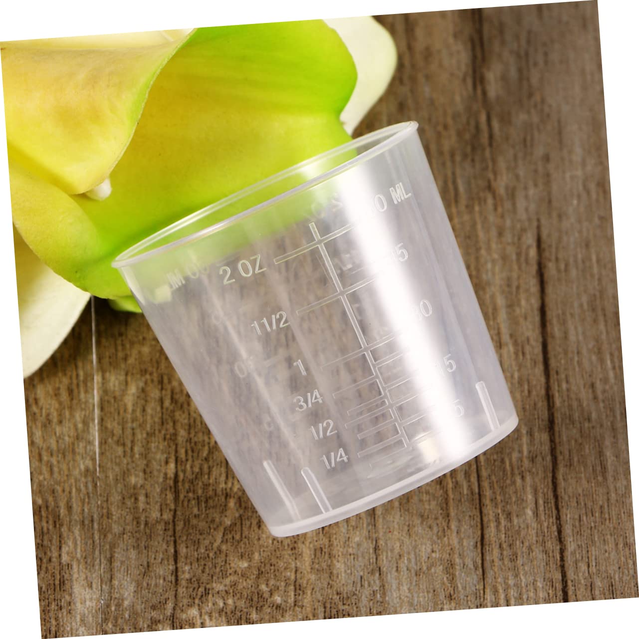 AUTSUPPL Set of 25 Plastic Measuring Cups Lids 60ml Graduations Lab Cooking Paint Lightweight