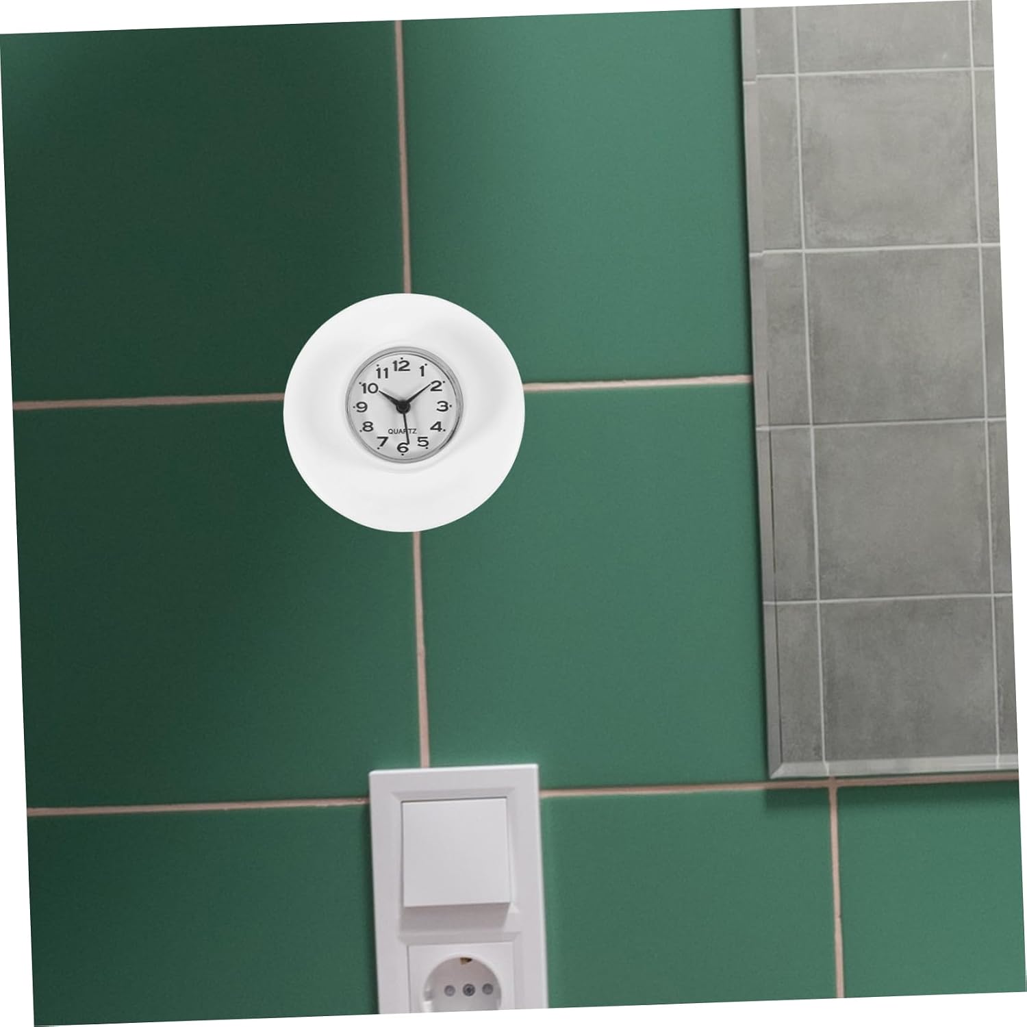 Bathroom Suction Cup Clock Light Weight Easy to Install for Bathroom and Shower Timer