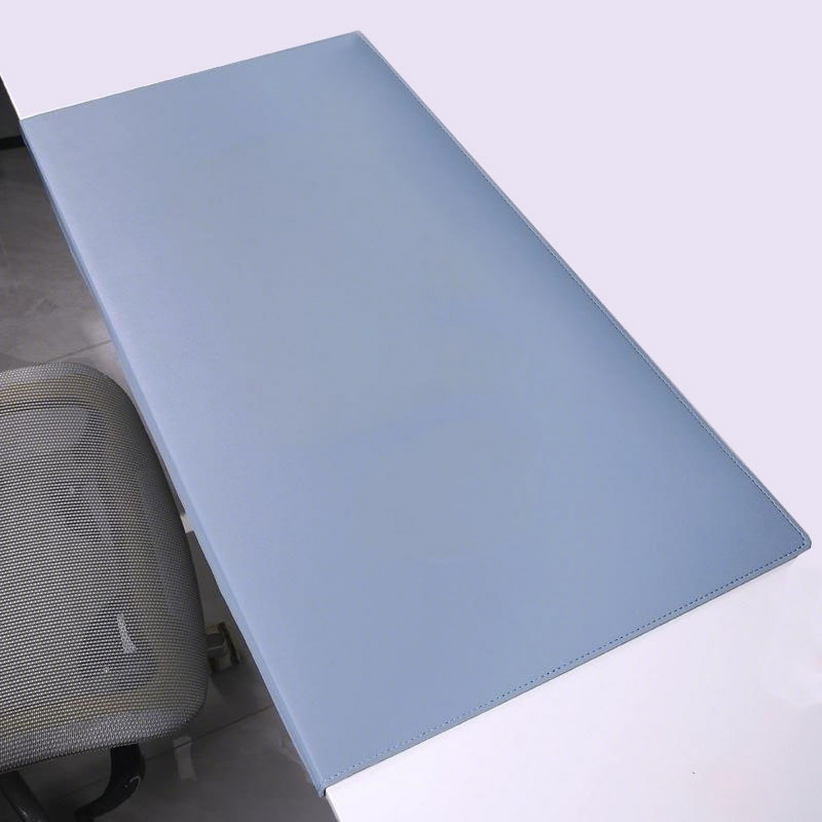 Schreibtischunterlage aus PU-Leder mit durchgehender Fixierlippe – extra groß, wasserdicht, hitzebeständig, rutschfest, Tischunterlage für Tastatur, Maus, Laptop, Schreiben, Gaming (b, 60 x 30 cm)