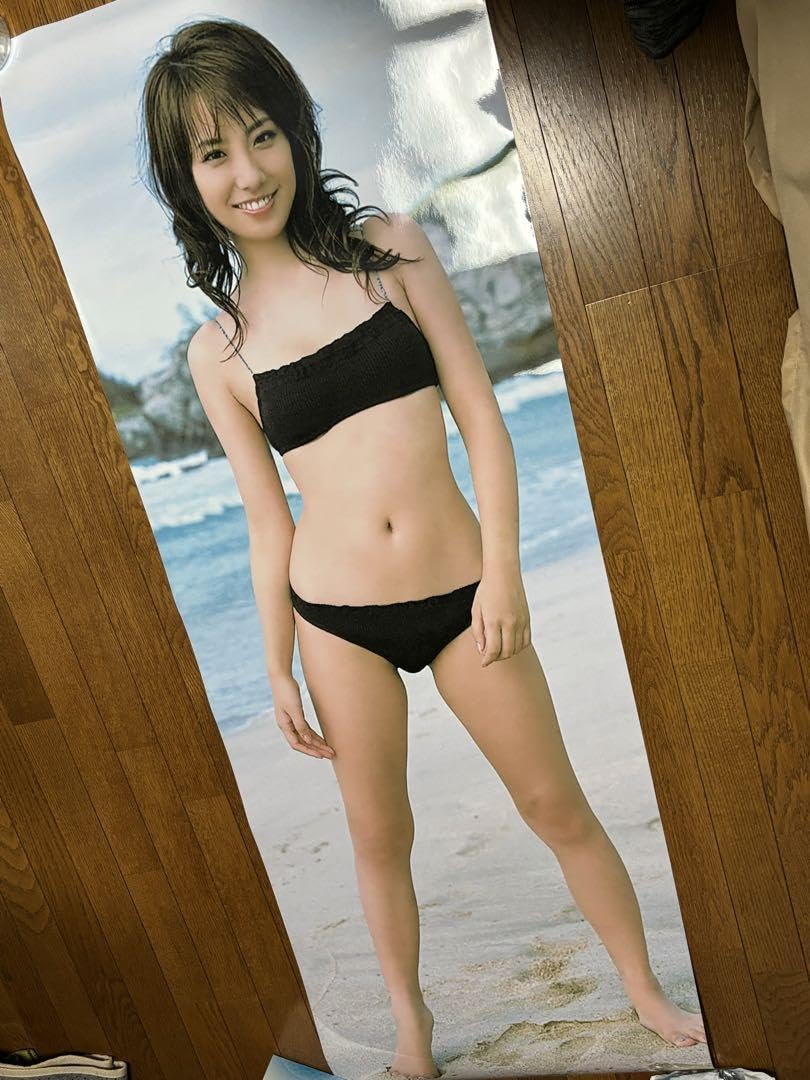 Amazon.co.jp: 山本梓 等身大ポスター 水着 グラビア アイドル : おもちゃ