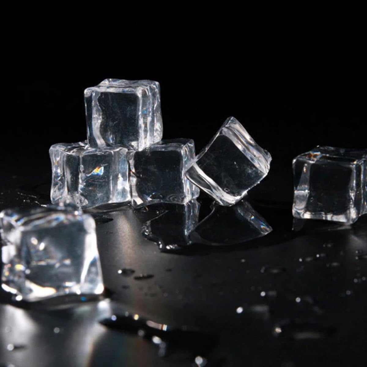 Wiederverwendbare Acryl Eiswürfel Unregelmäßig Transparent 48 Stück Leicht Realistische Dekoration Tischstreu Deko für Party
