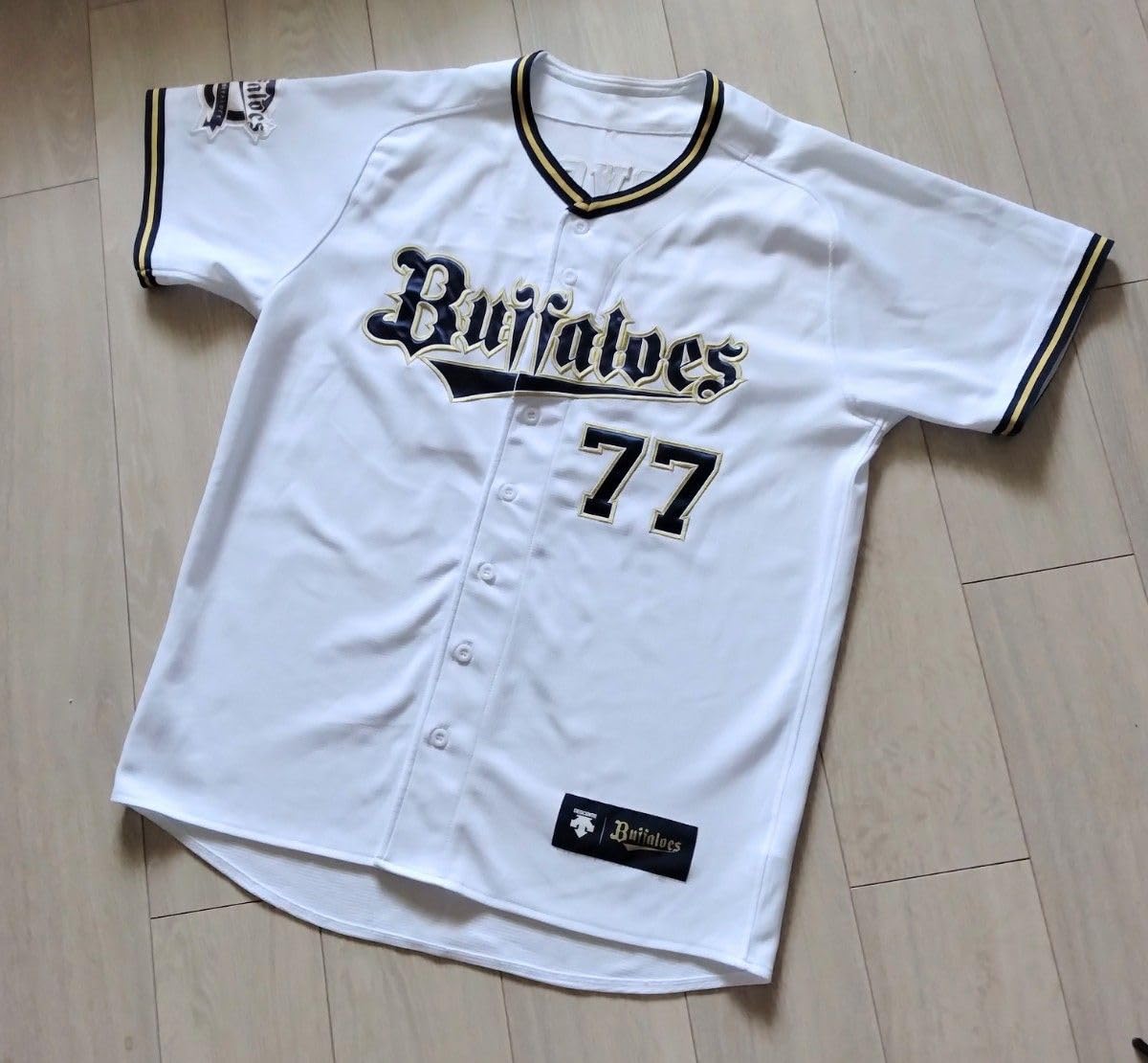 DESCENTE - オリックス　バファローズ　頓宮　ハイクオリティ　ホーム　ユニフォーム　デサントS Amazon.co.jp: ORIX Buffaloes Santo High Quality Home Uniform